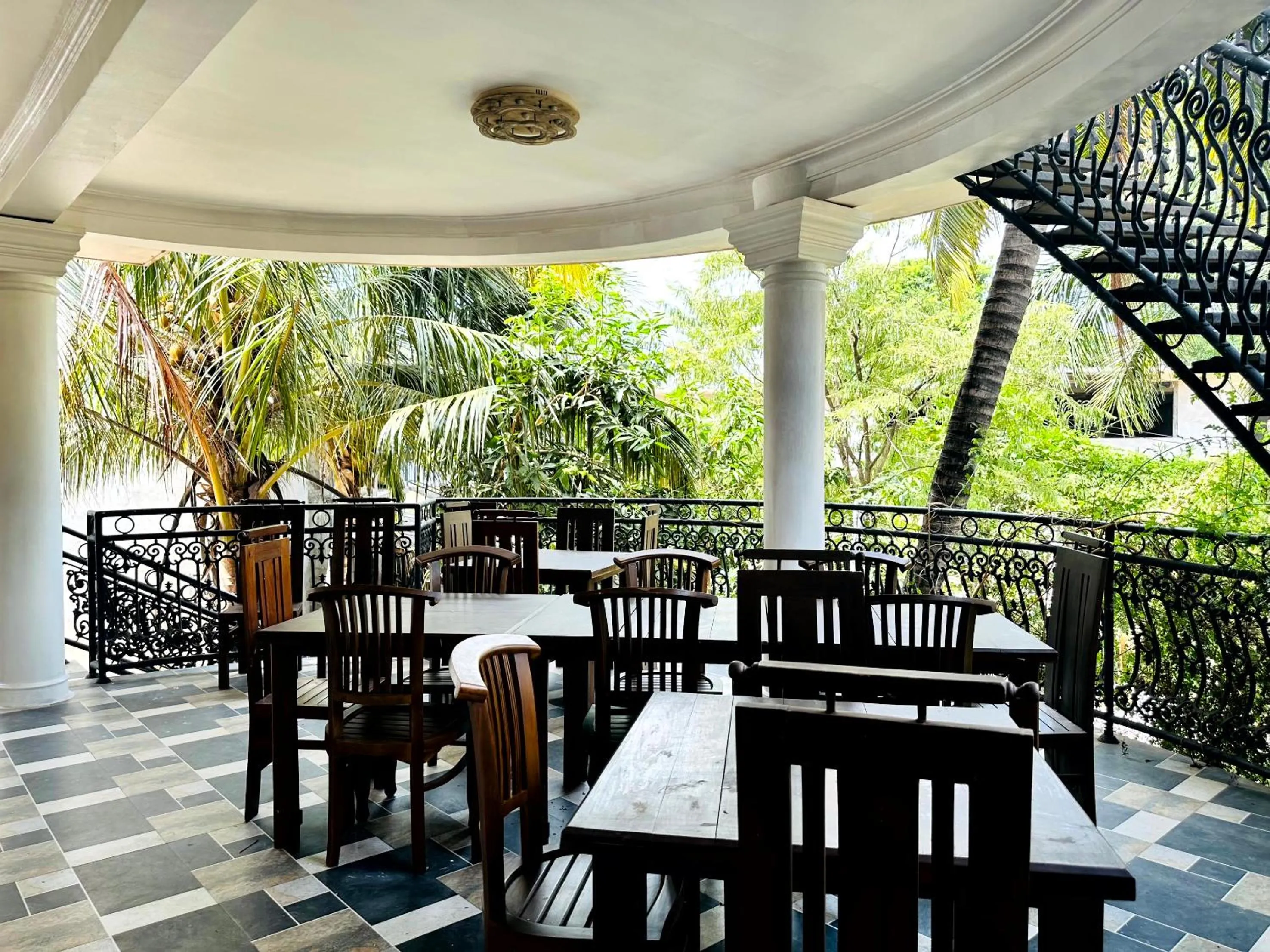 L S Lanka Hotel Dambulla