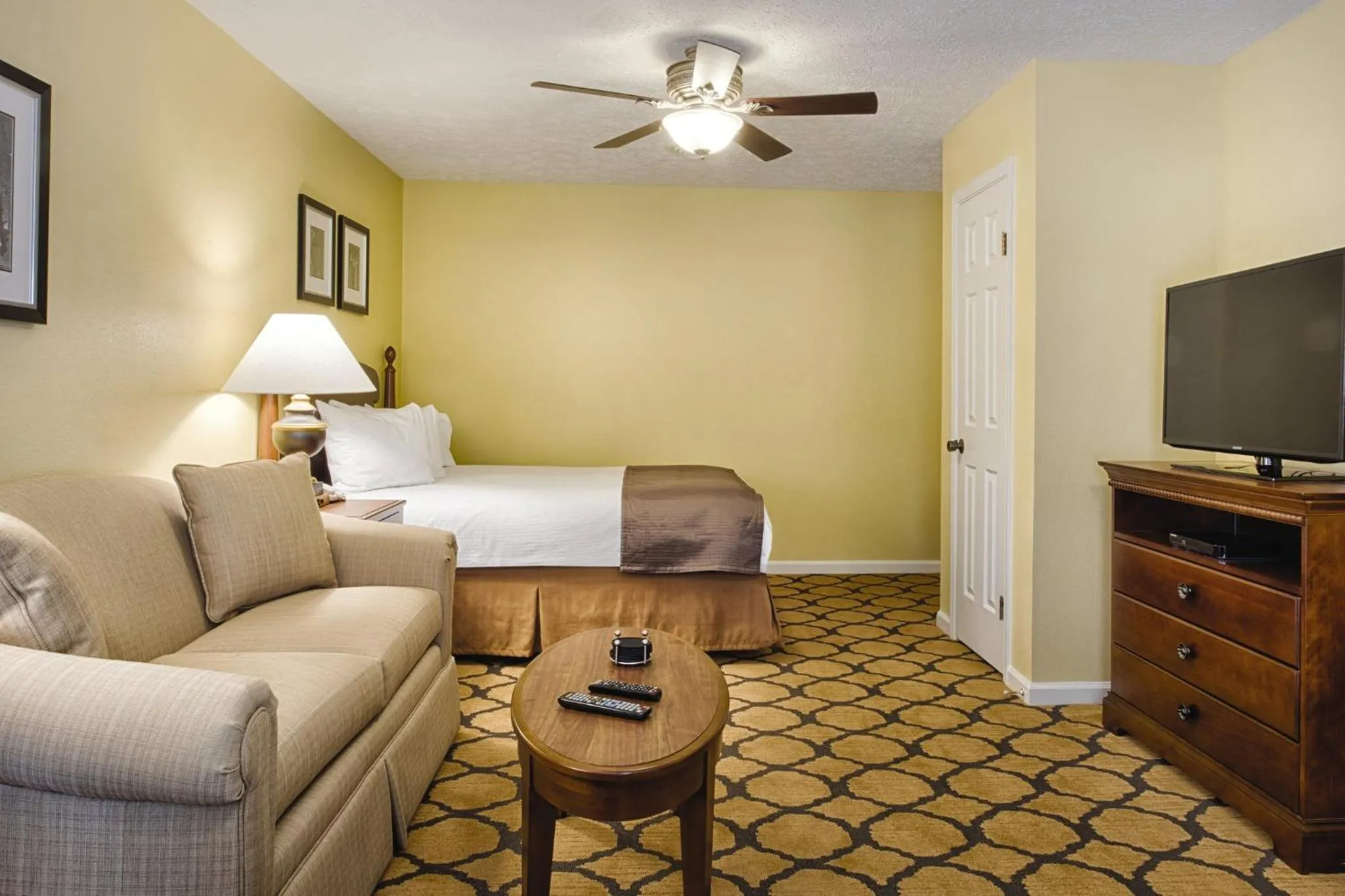 Photo of the whole room in Club Wyndham Patriots Place