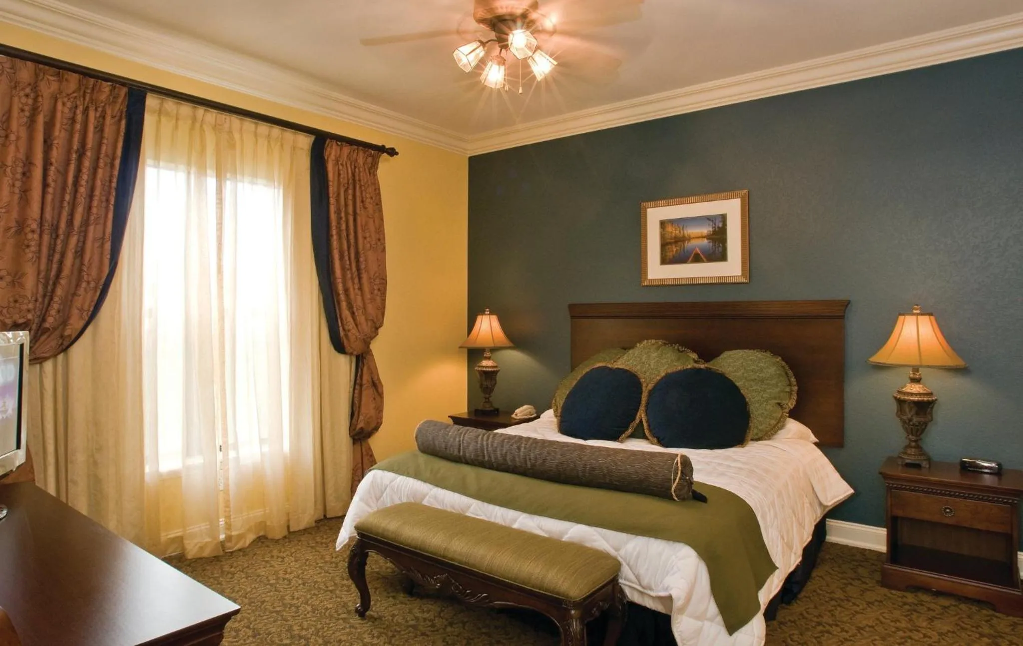 Bed in Club Wyndham Smoky Mountains