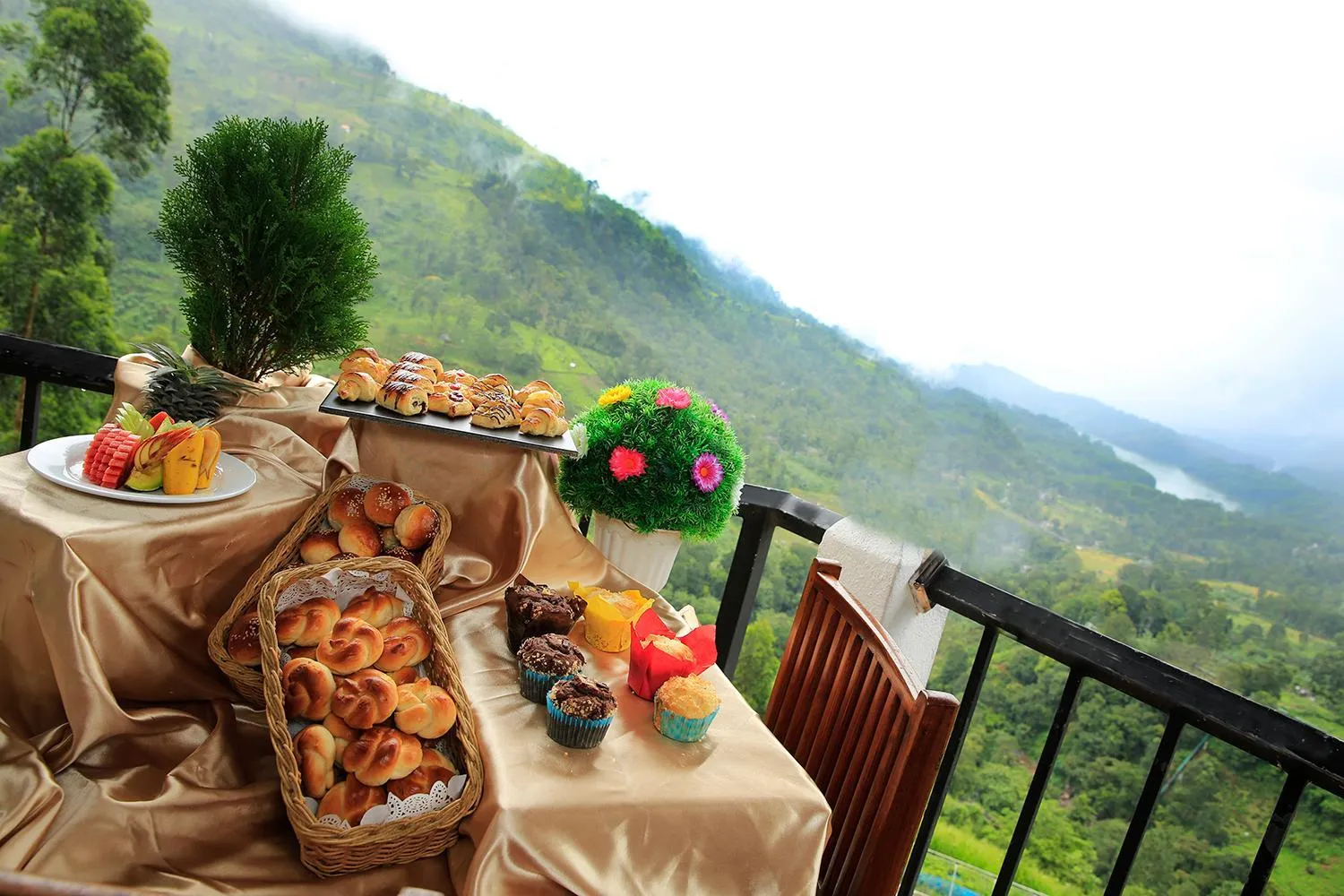 Balcony/Terrace in Thuruliya Hotel