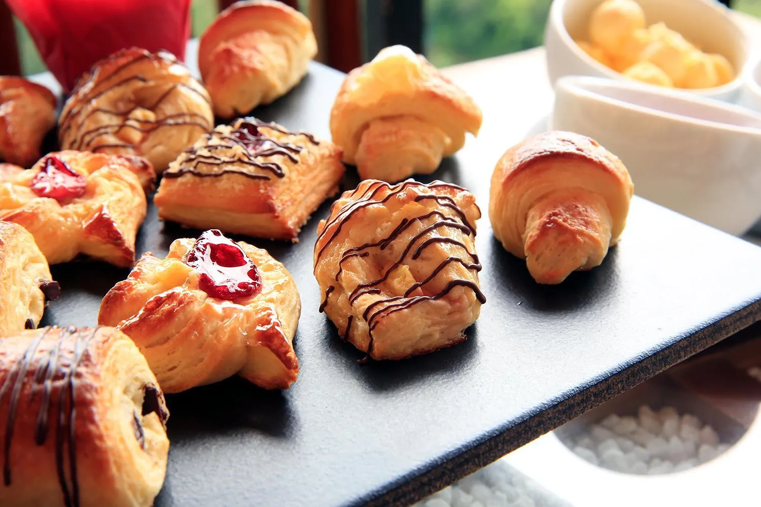 Food and drinks in Thuruliya Hotel