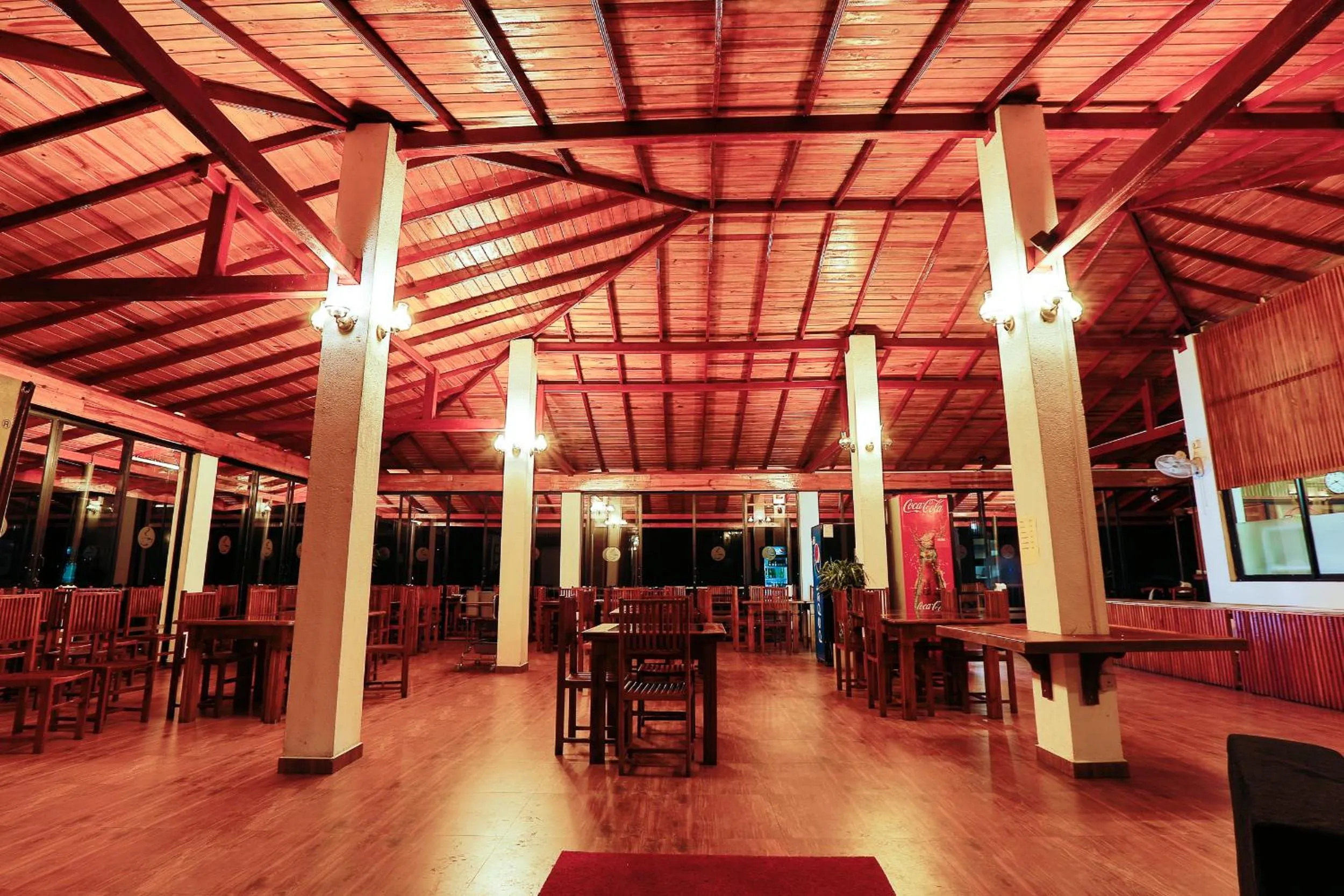 Restaurant/places to eat in Thuruliya Hotel