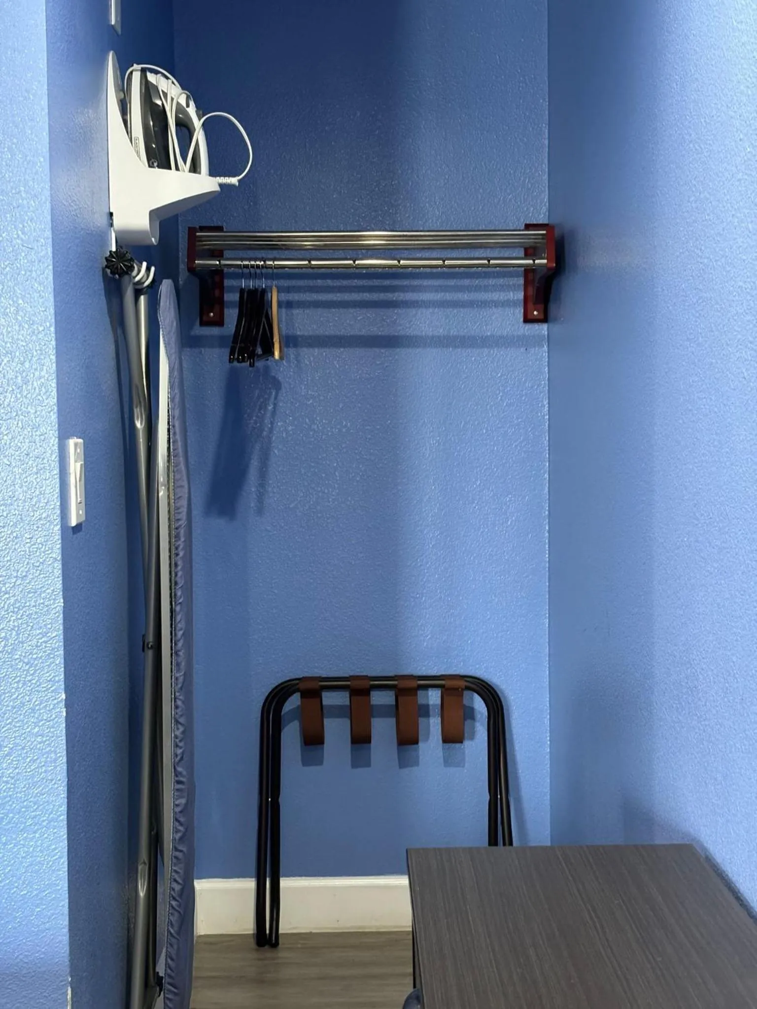 furniture in The Monterey Fireplace Inn