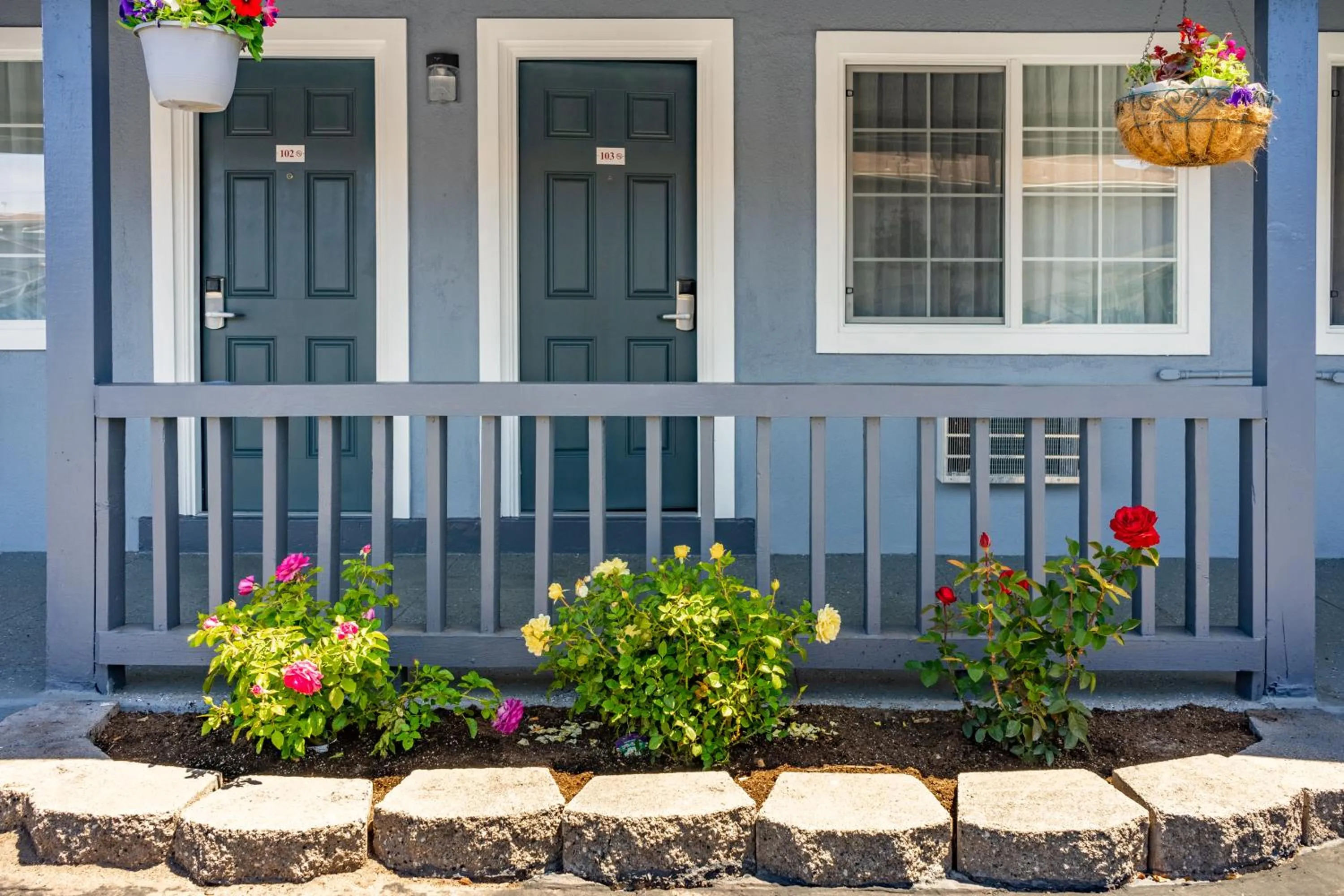 Garden in The Monterey Fireplace Inn