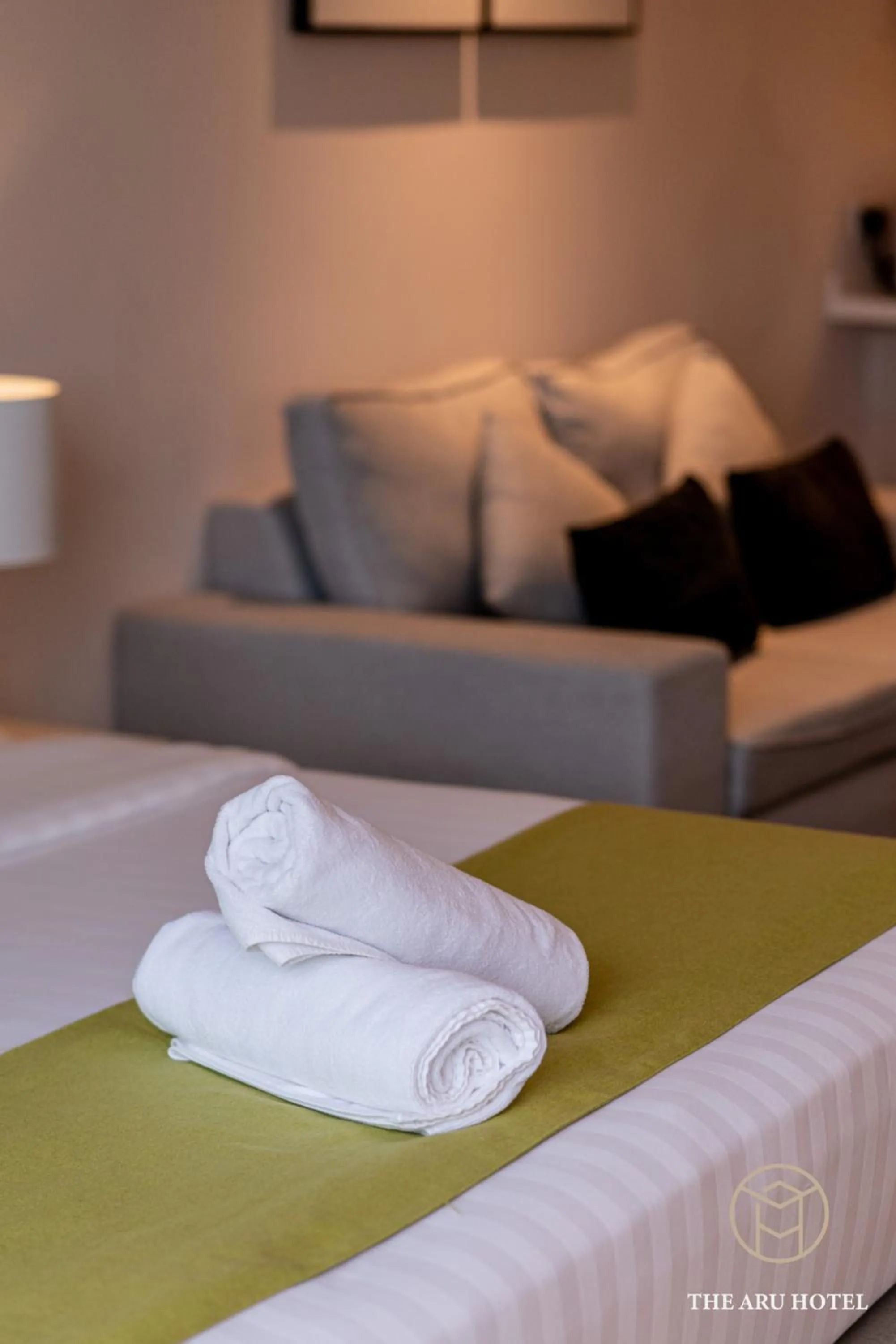 Bed in The Aru by Ayuhouz