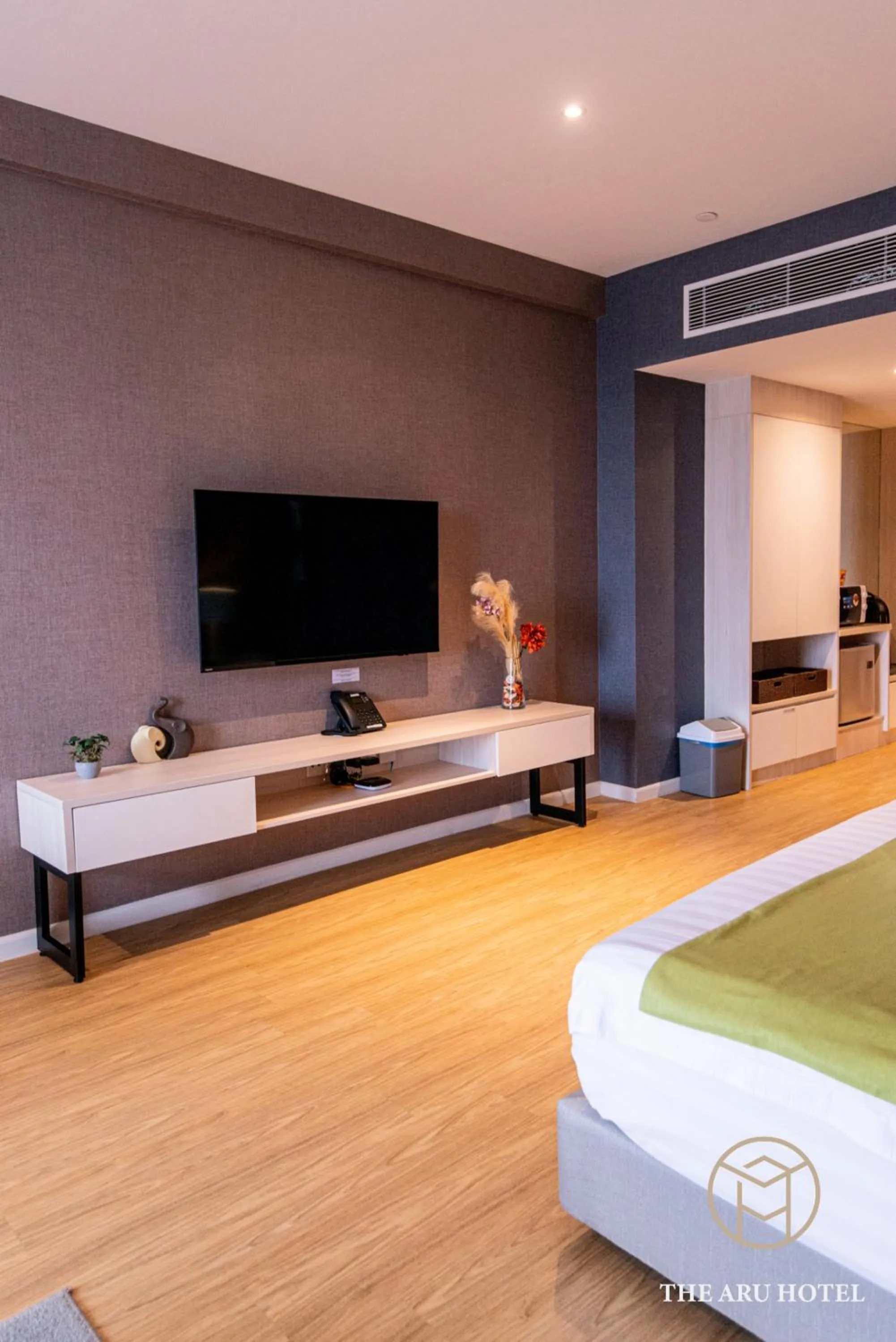 Bed in The Aru by Ayuhouz