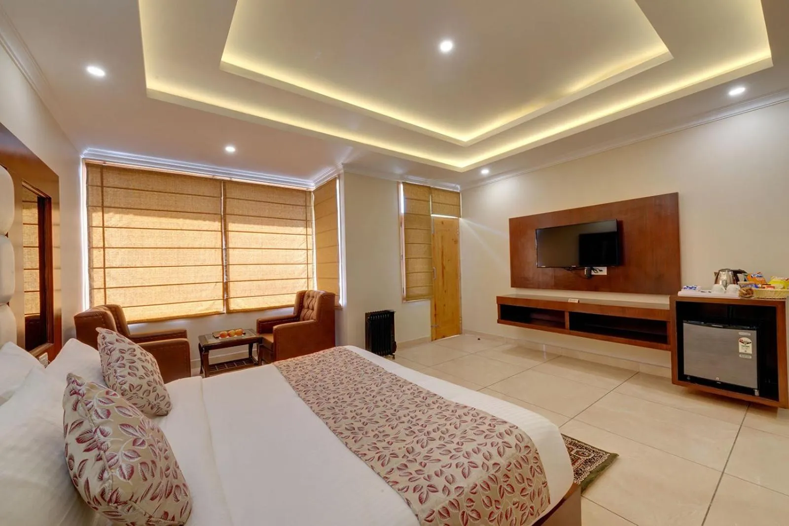 Photo of the whole room, Bed in Regenta Place Green Leaf Manali- A Centrally Heated Resort