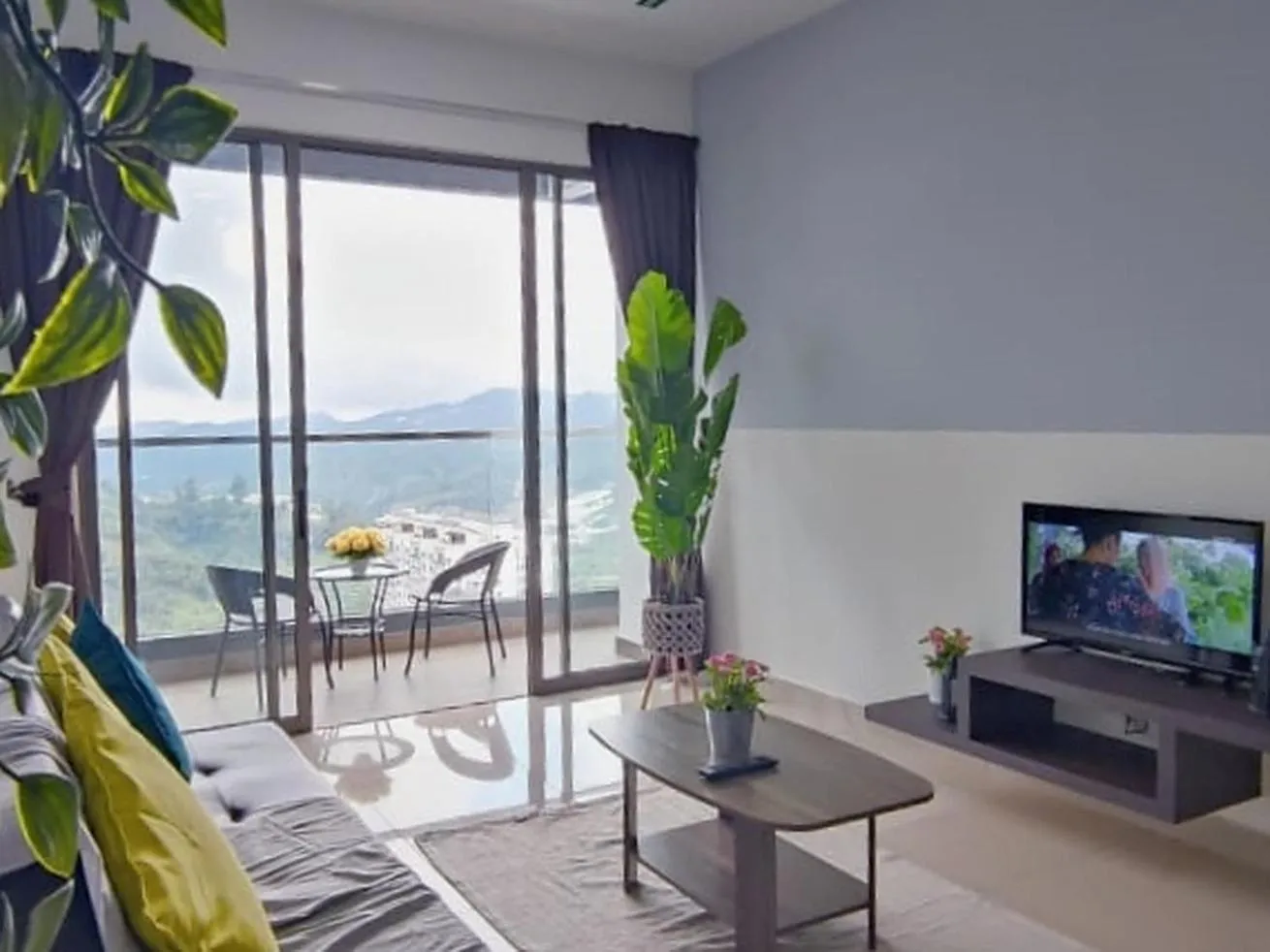 TV and multimedia in PLAY at Palas Horizon @ Kea Farm