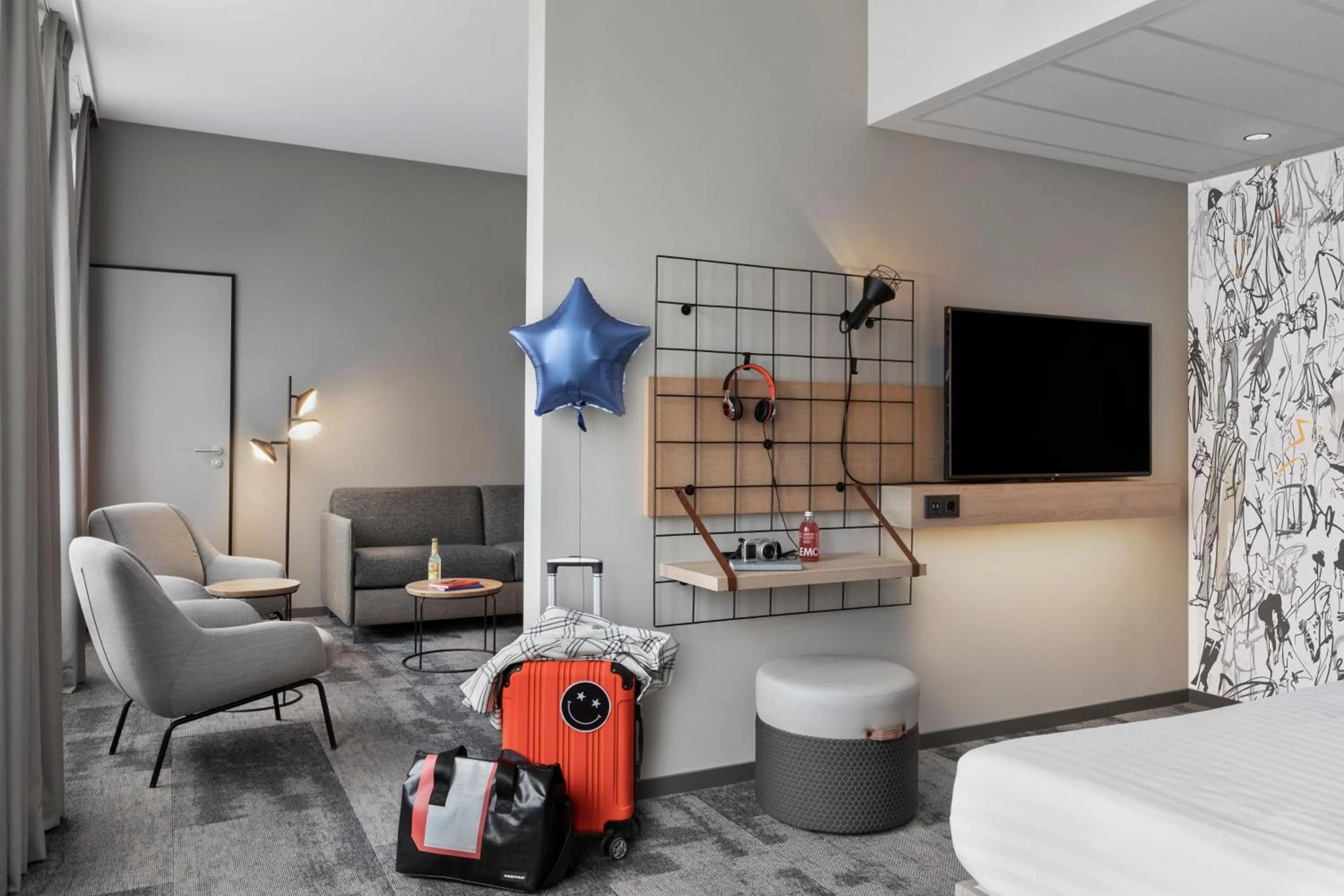 Photo of the whole room in Moxy Duesseldorf City