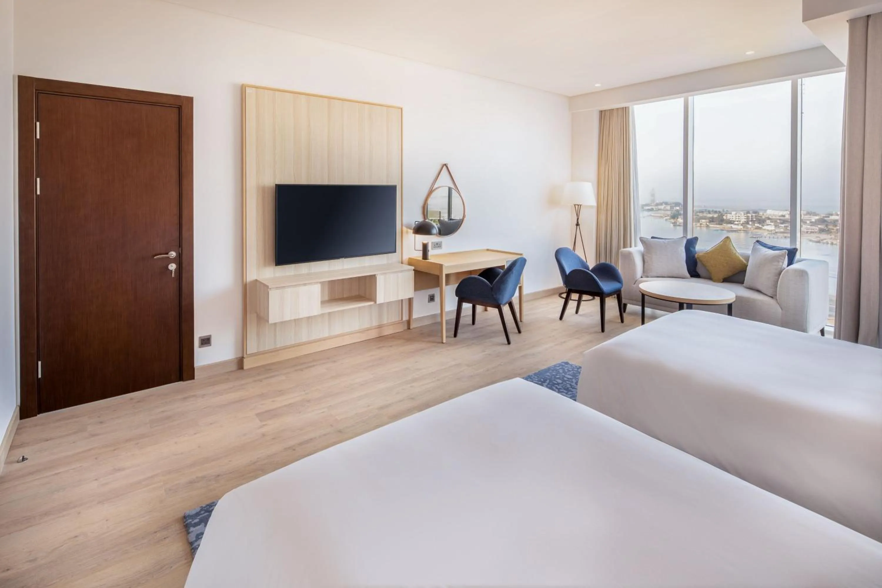 Photo of the whole room, Bed in Four Points by Sheraton Jeddah Corniche