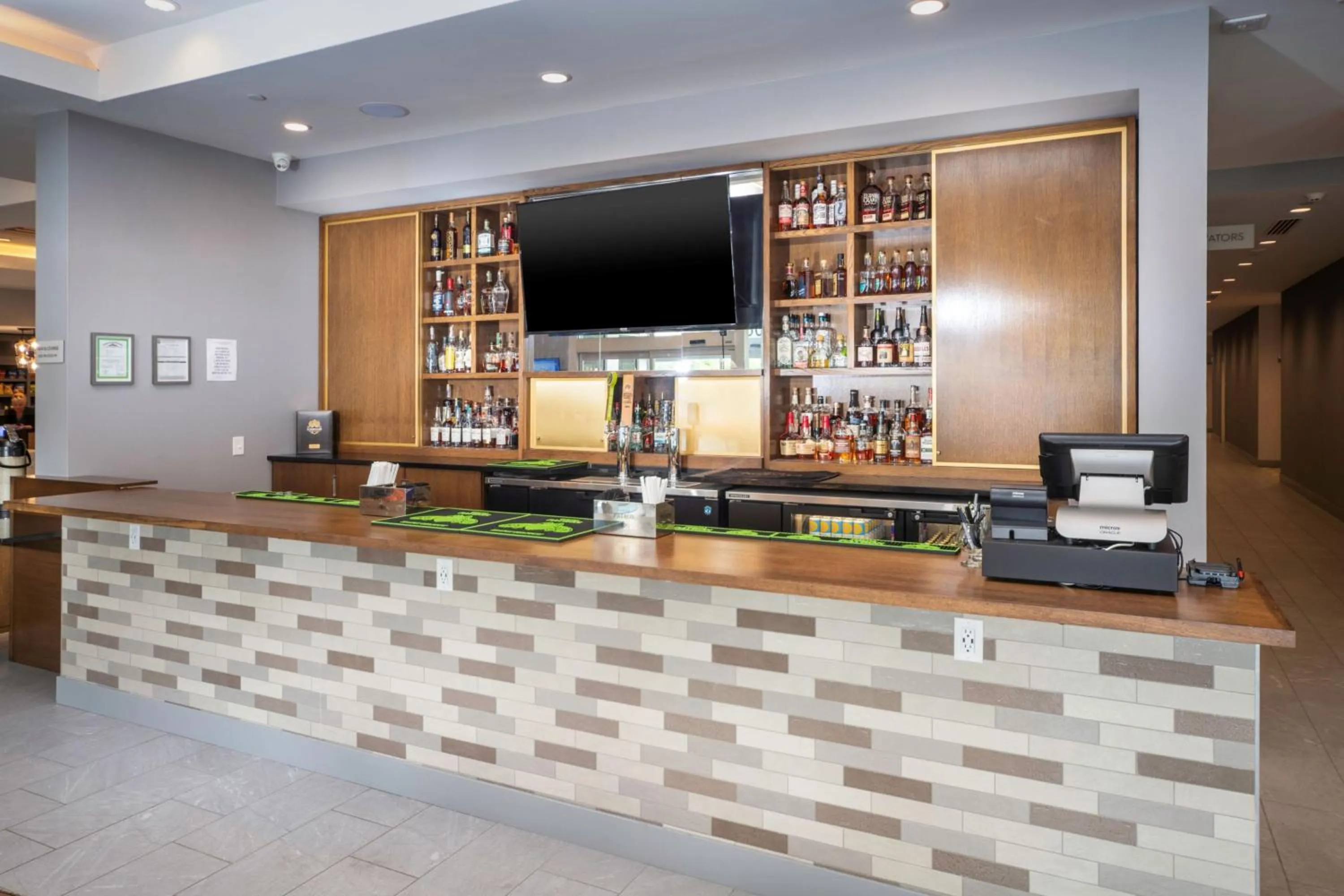 Lounge or bar in TownePlace Suites by Marriott Louisville Downtown