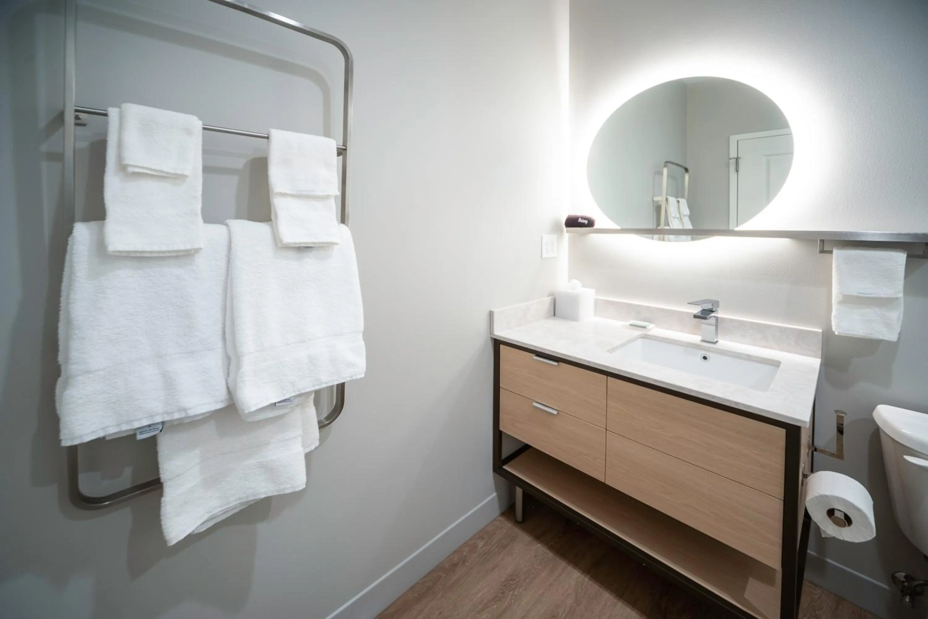 Bathroom in TownePlace Suites by Marriott Louisville Downtown