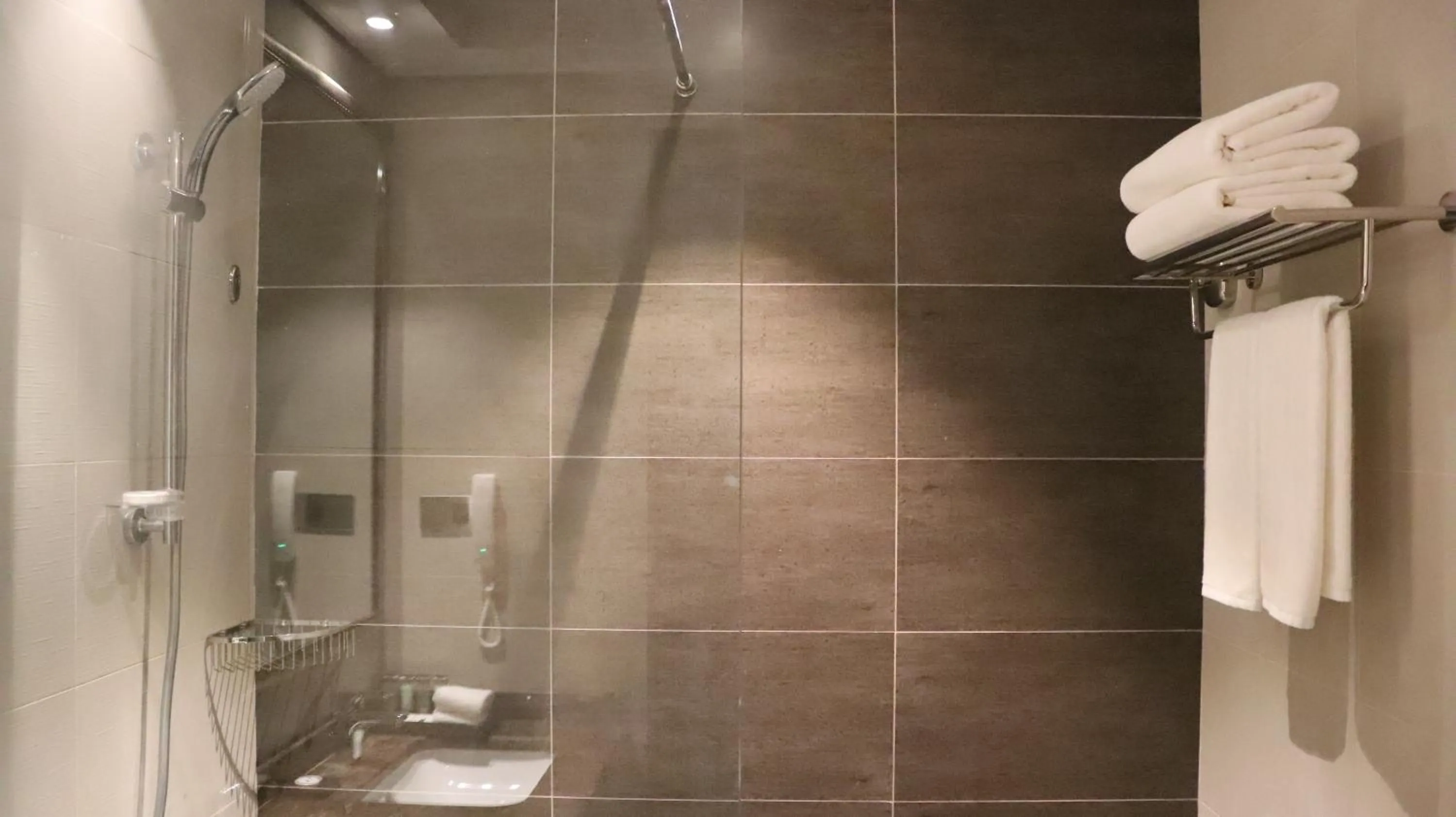 Bathroom in Al Riyadh Hotel Apartments