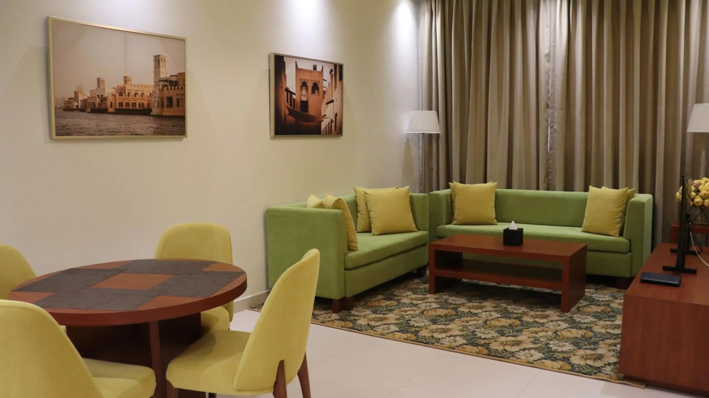 Living room in Al Riyadh Hotel Apartments