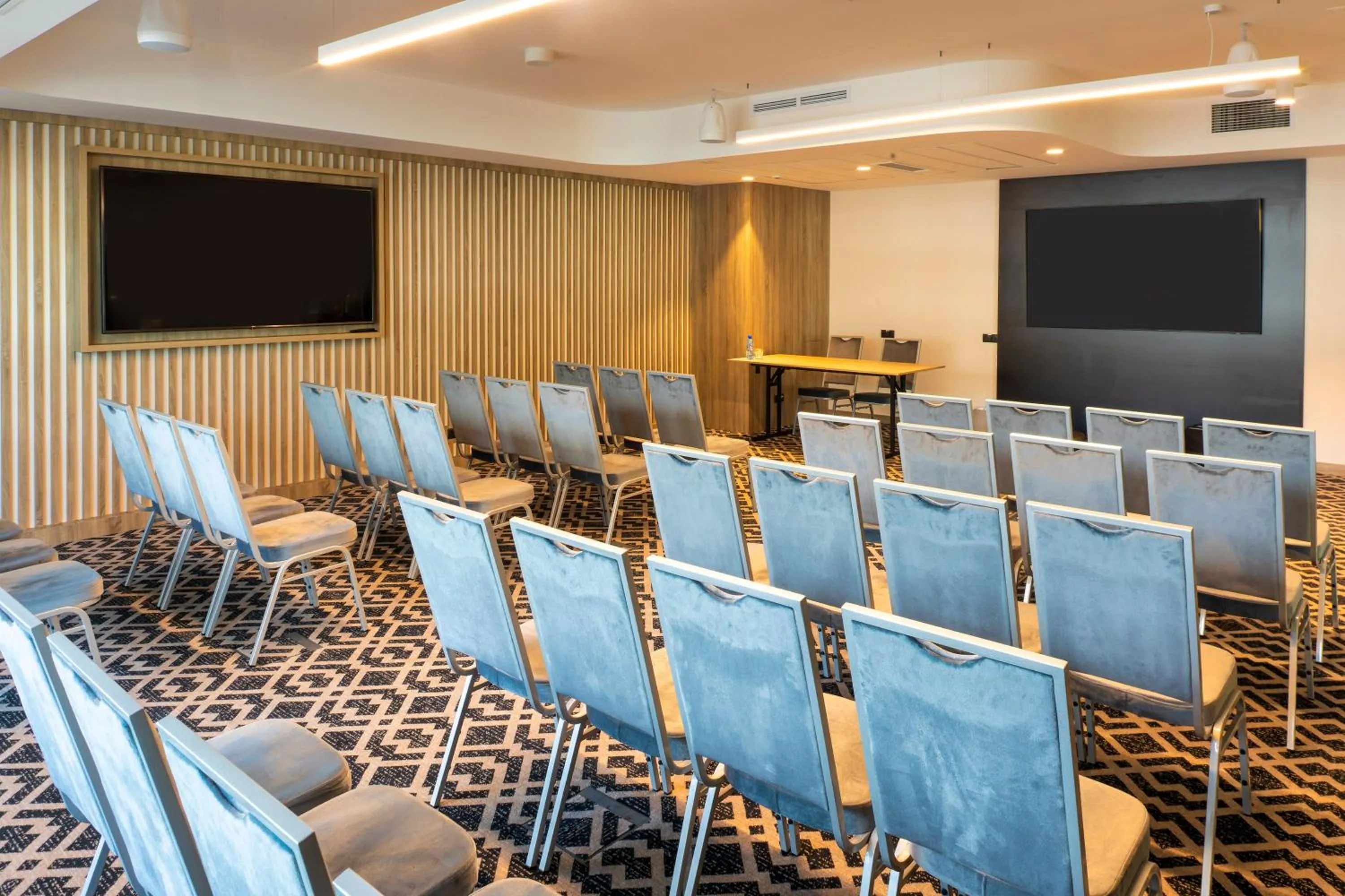 Business facilities in Hampton By Hilton Bialystok