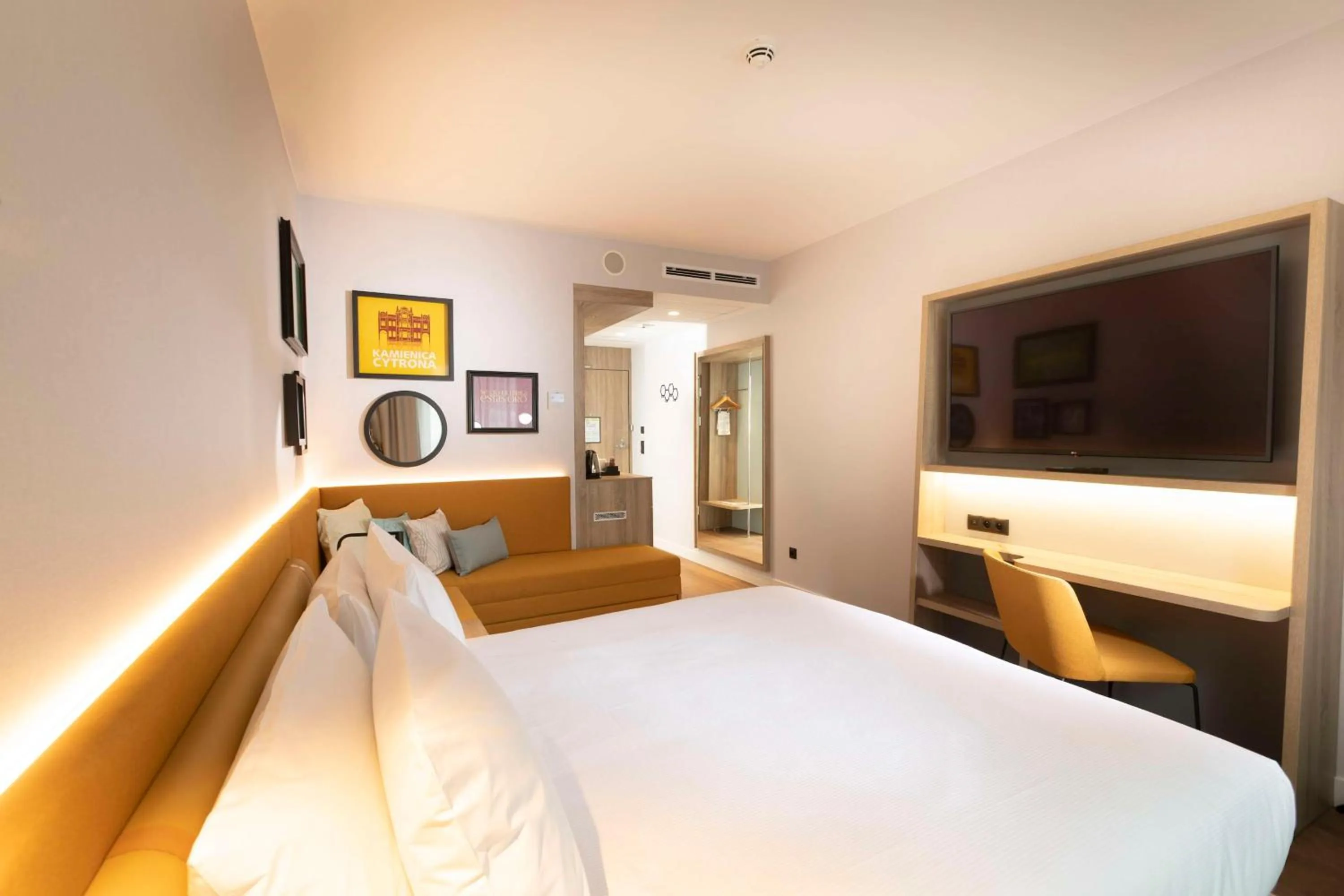 TV and multimedia, Bed in Hampton By Hilton Bialystok