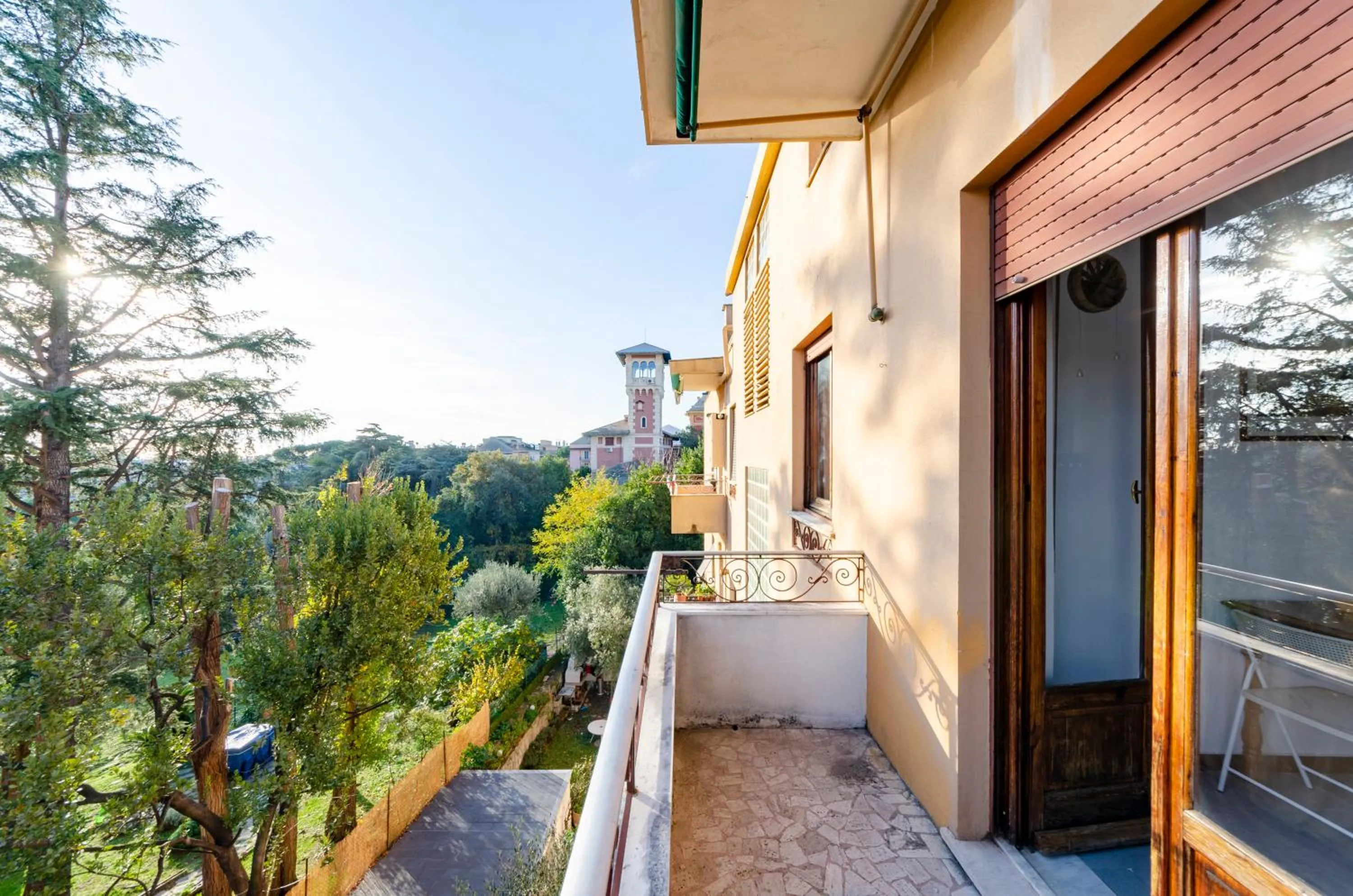 Balcony/Terrace in JOIVY Apt for 7 Perfect for Families close to Beaches