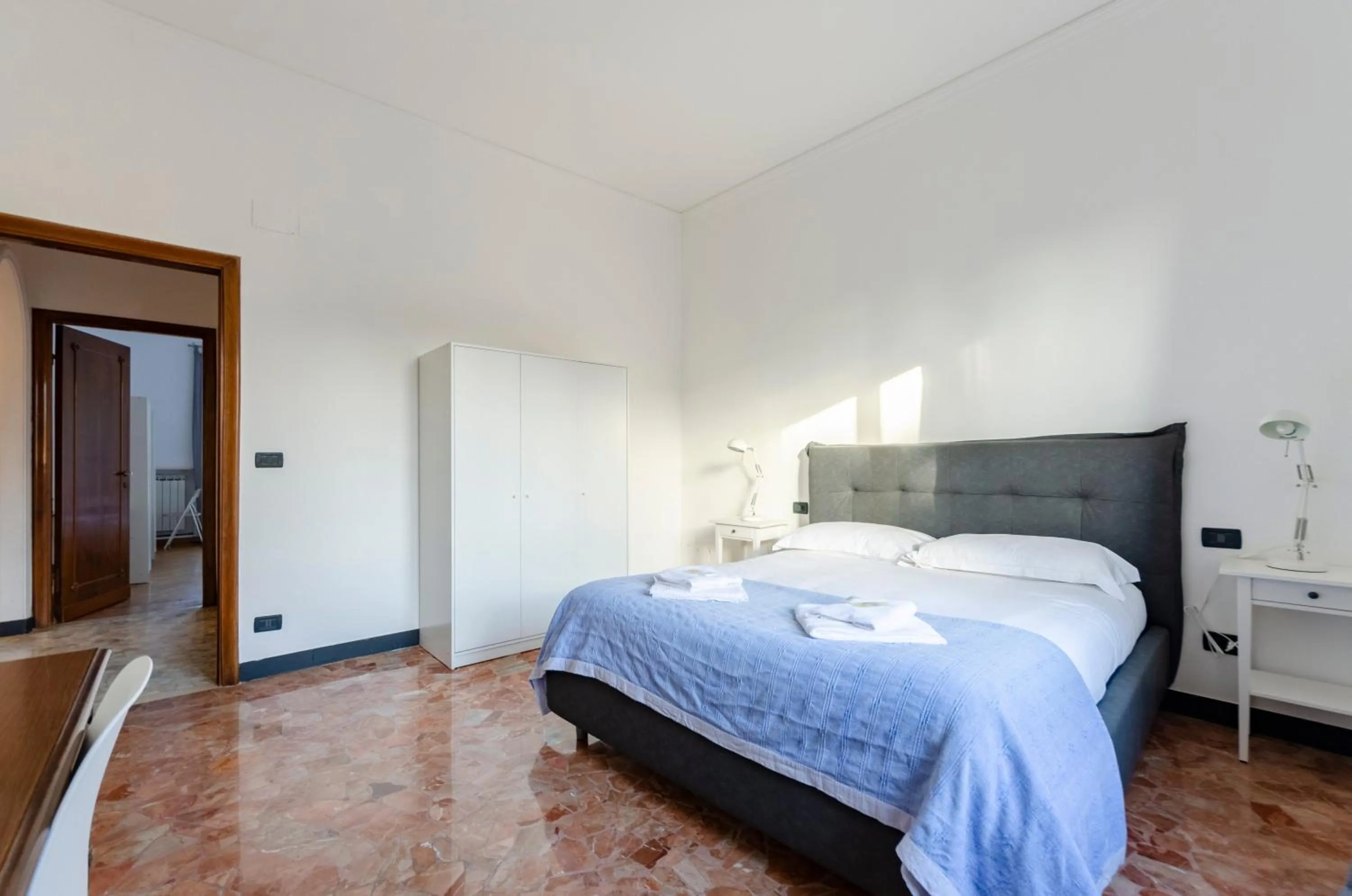 Bed in JOIVY Apt for 7 Perfect for Families close to Beaches