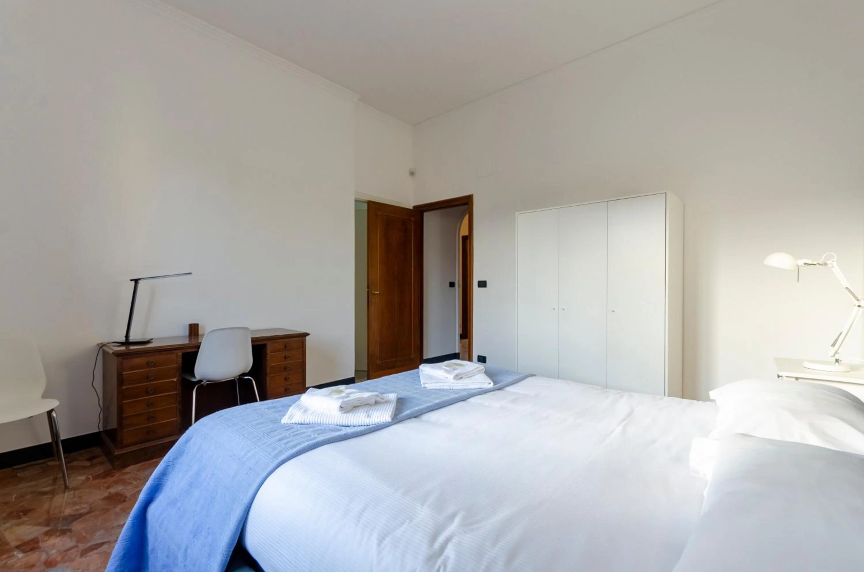 Bed in JOIVY Apt for 7 Perfect for Families close to Beaches