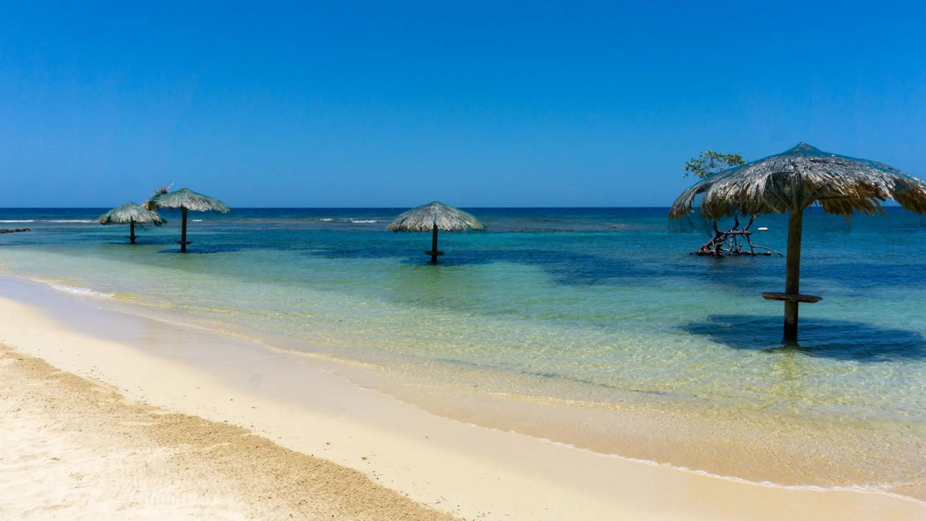 Day in Las Palmas Beach Hotel