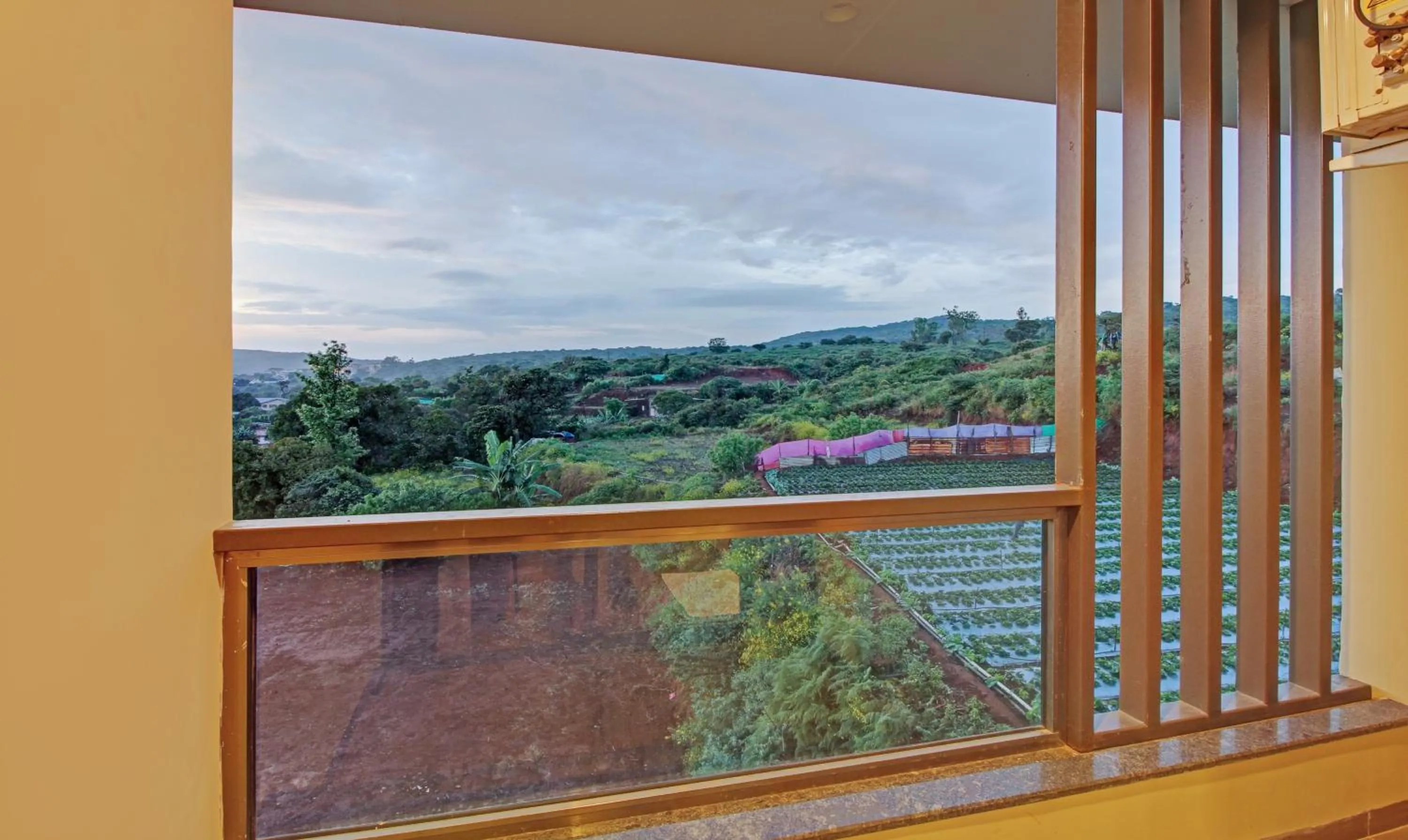 Mountain view in Treebo Mountain Retreat Mahabaleshwar, 600 Mtrs From Lingmala Waterfall