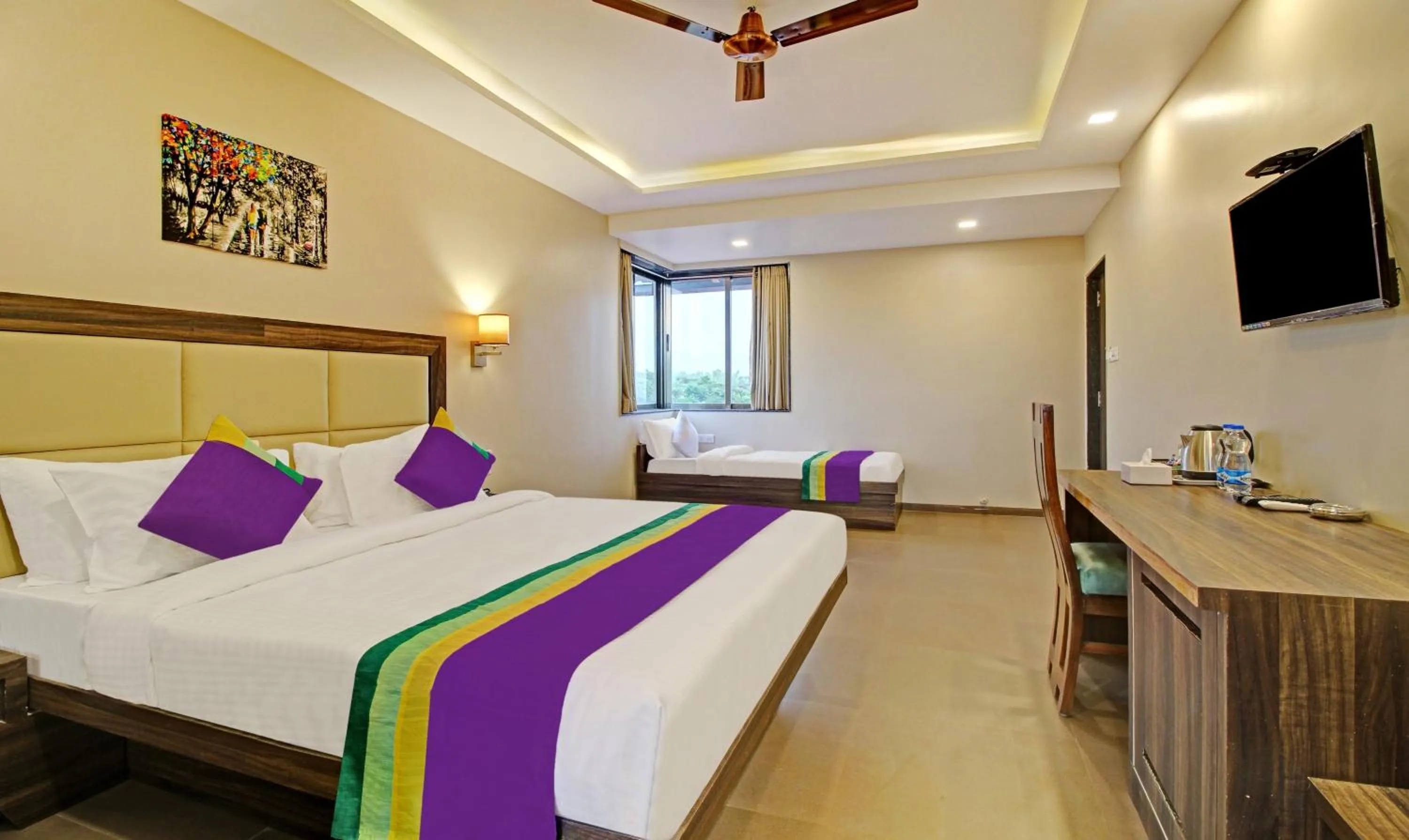 Bedroom in Treebo Mountain Retreat Mahabaleshwar, 600 Mtrs From Lingmala Waterfall
