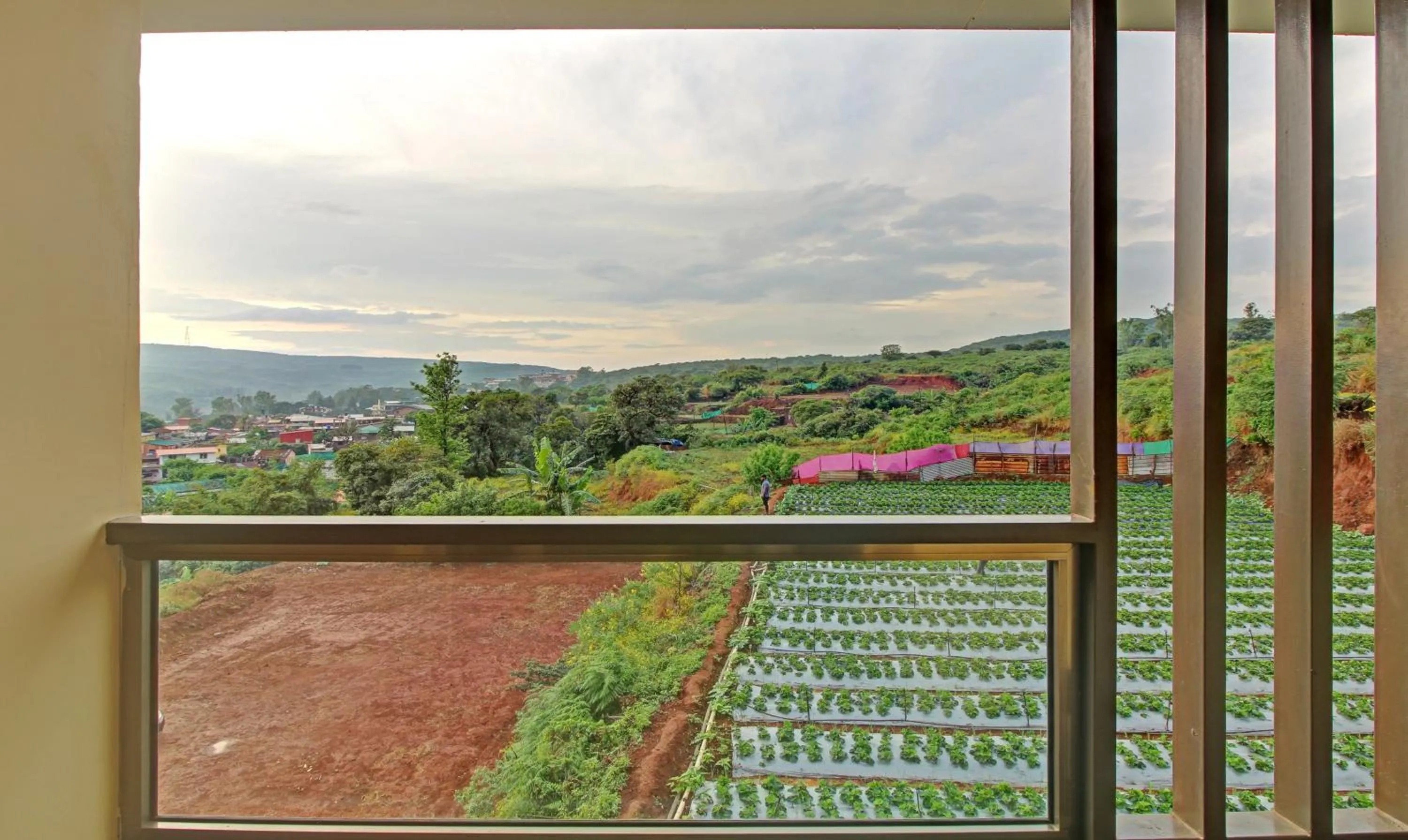 Balcony/Terrace in Treebo Mountain Retreat Mahabaleshwar, 600 Mtrs From Lingmala Waterfall