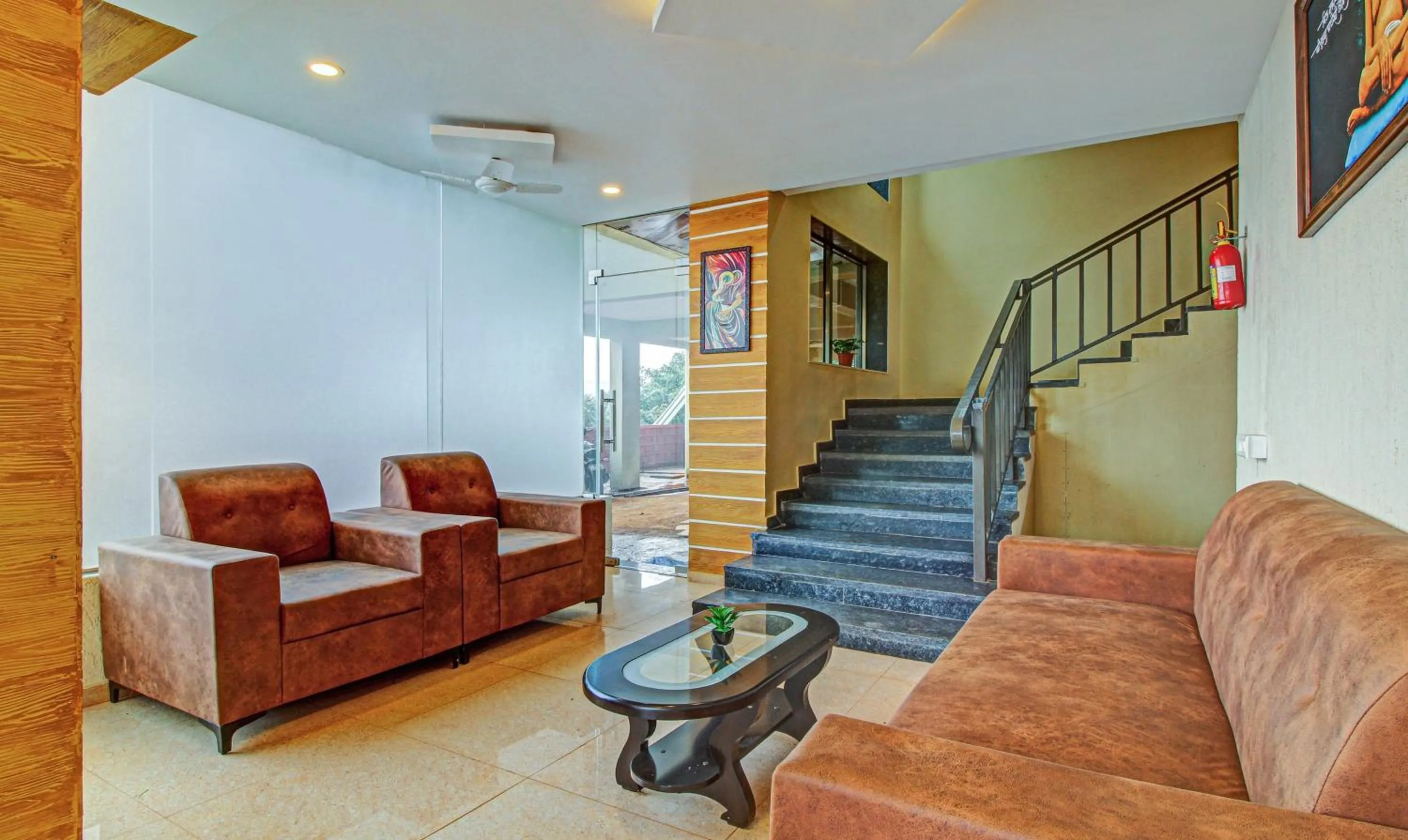 Seating area in Treebo Mountain Retreat Mahabaleshwar, 600 Mtrs From Lingmala Waterfall