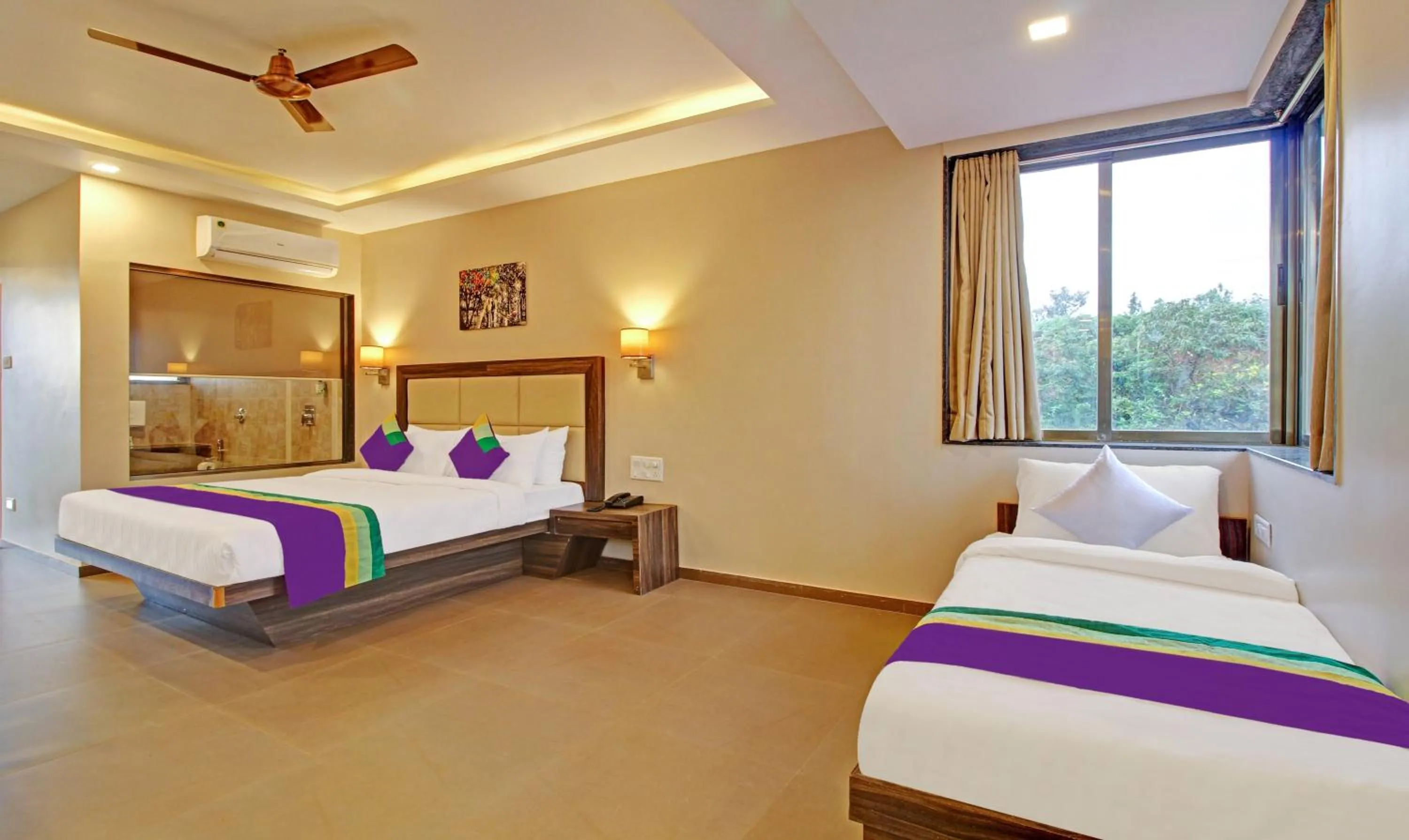 Bedroom in Treebo Mountain Retreat Mahabaleshwar, 600 Mtrs From Lingmala Waterfall