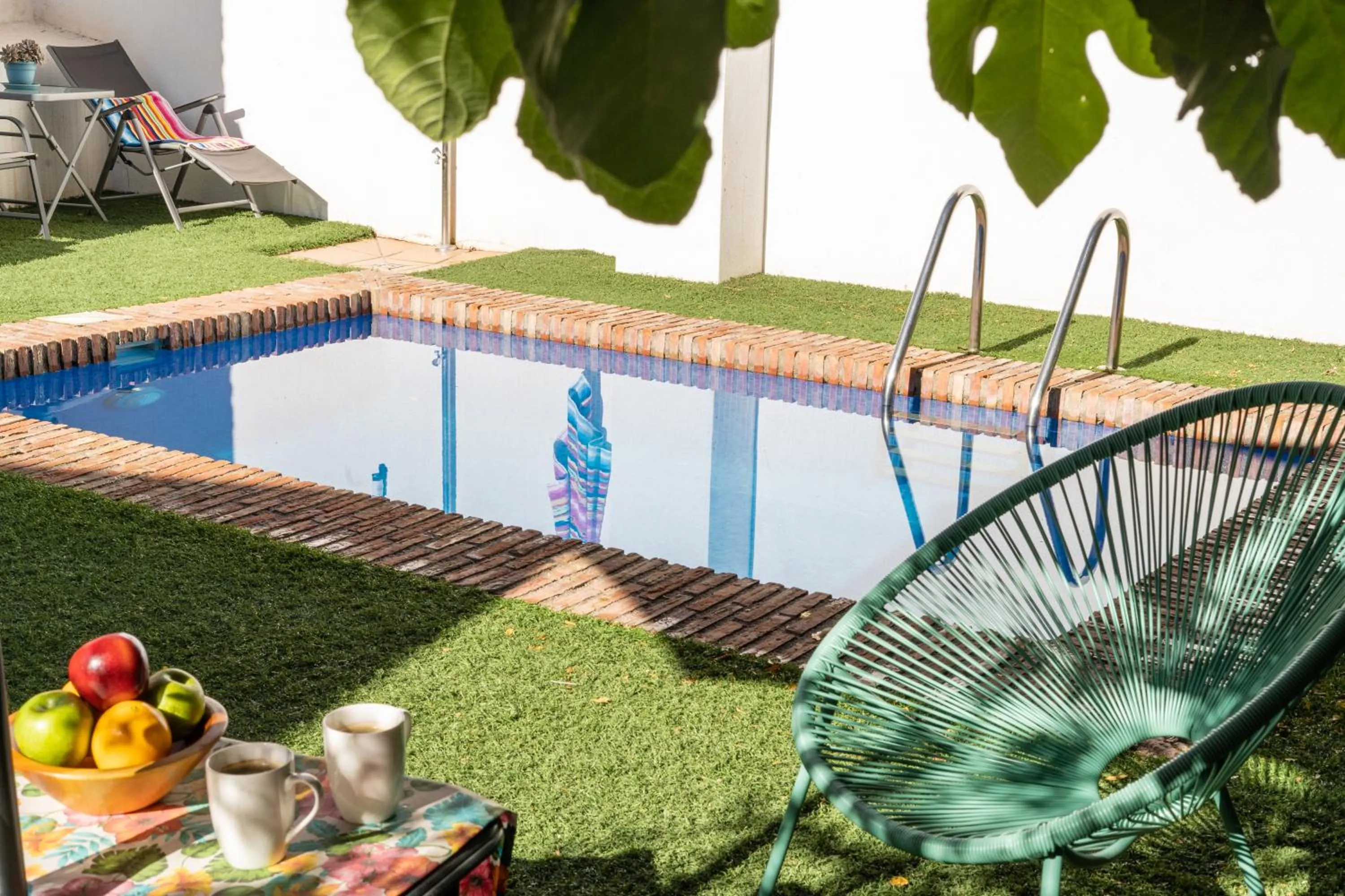 Swimming pool in Apartamentos Granata