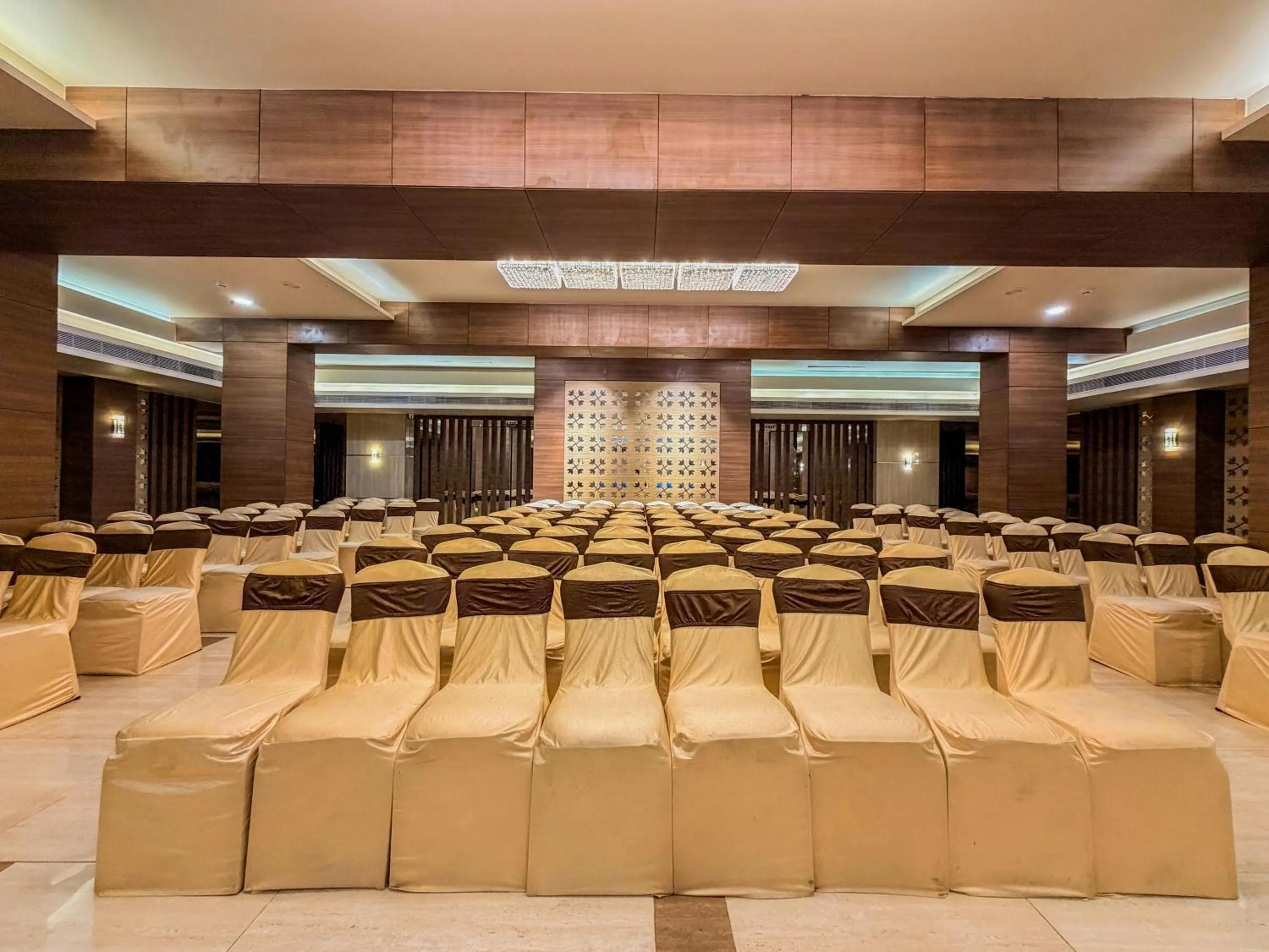 Banquet/Function facilities in Zip By Spree Hotels Surabi International Vellore