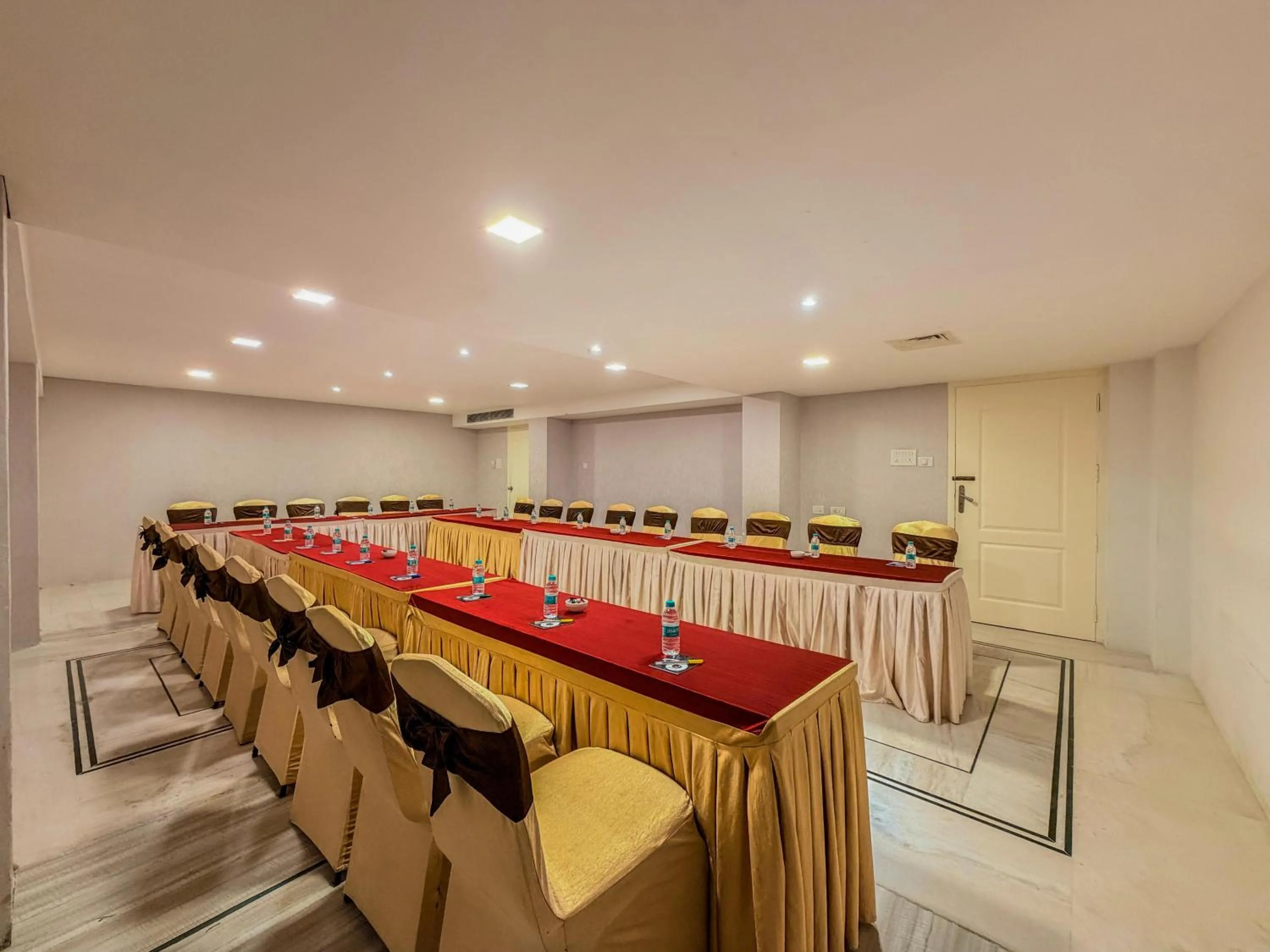 Meeting/conference room in Zip By Spree Hotels Surabi International Vellore