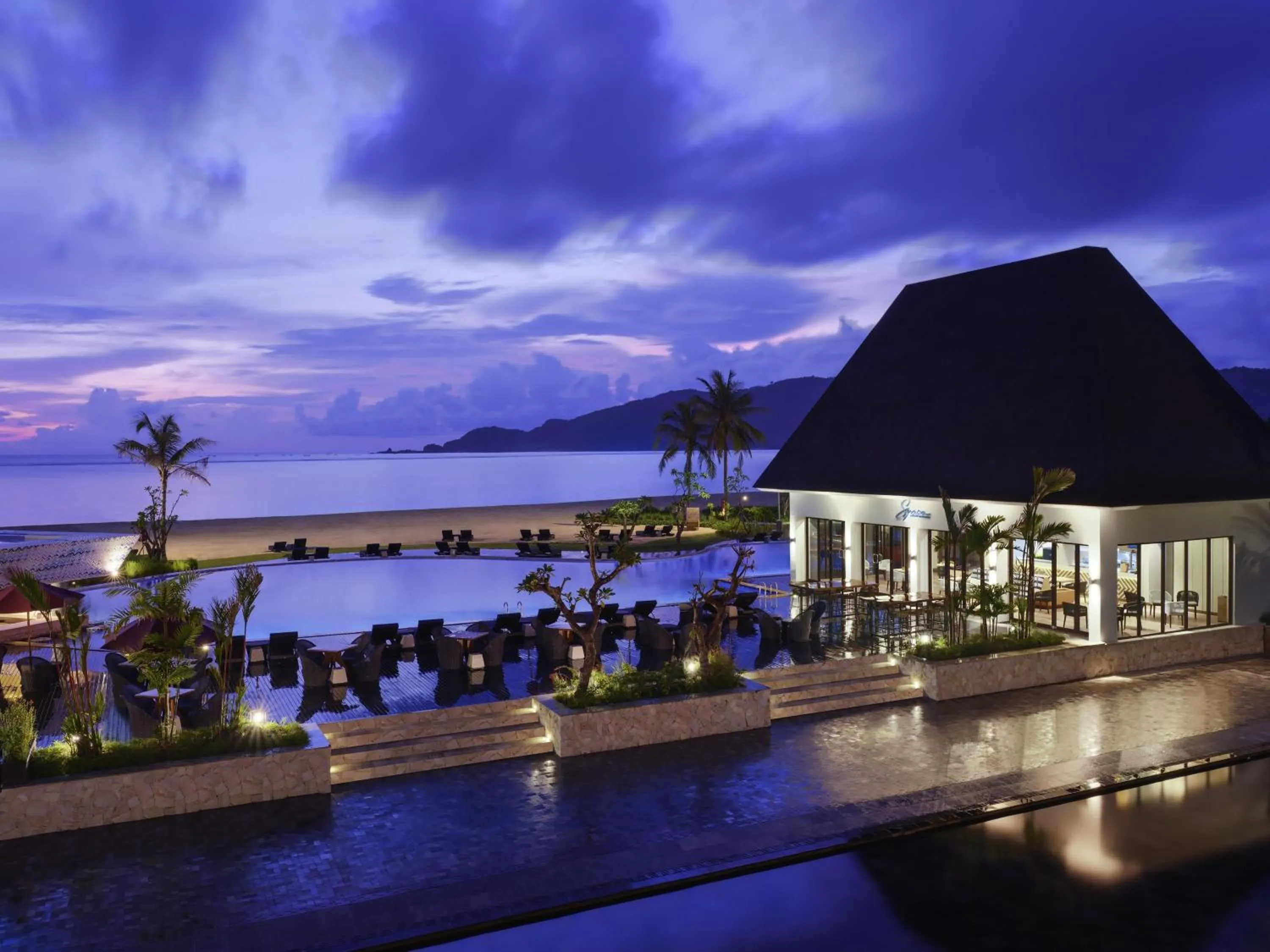 Restaurant/places to eat in Pullman Lombok Merujani Mandalika Beach Resort