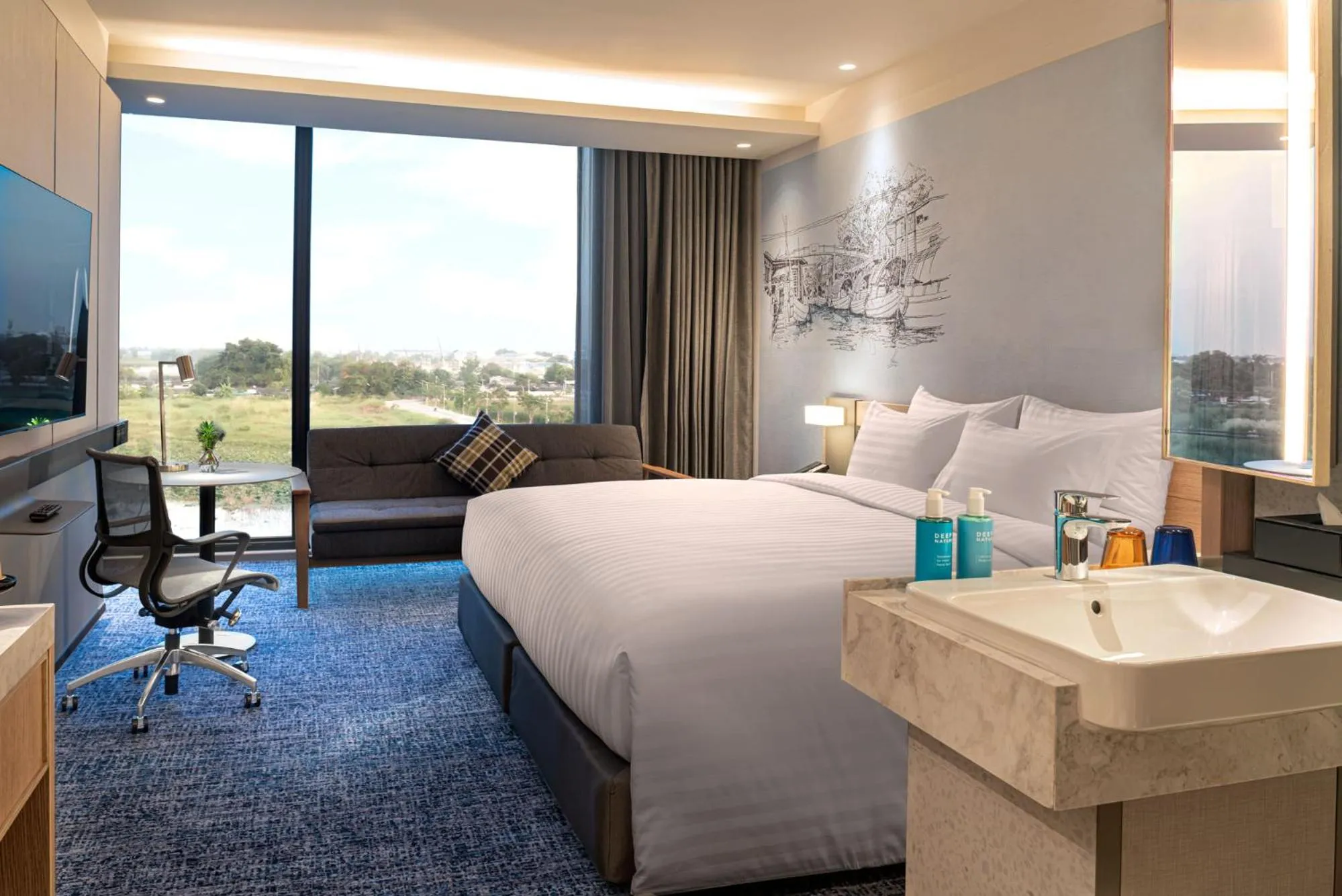 Photo of the whole room, Bed in Novotel Bangkok Future Park Rangsit