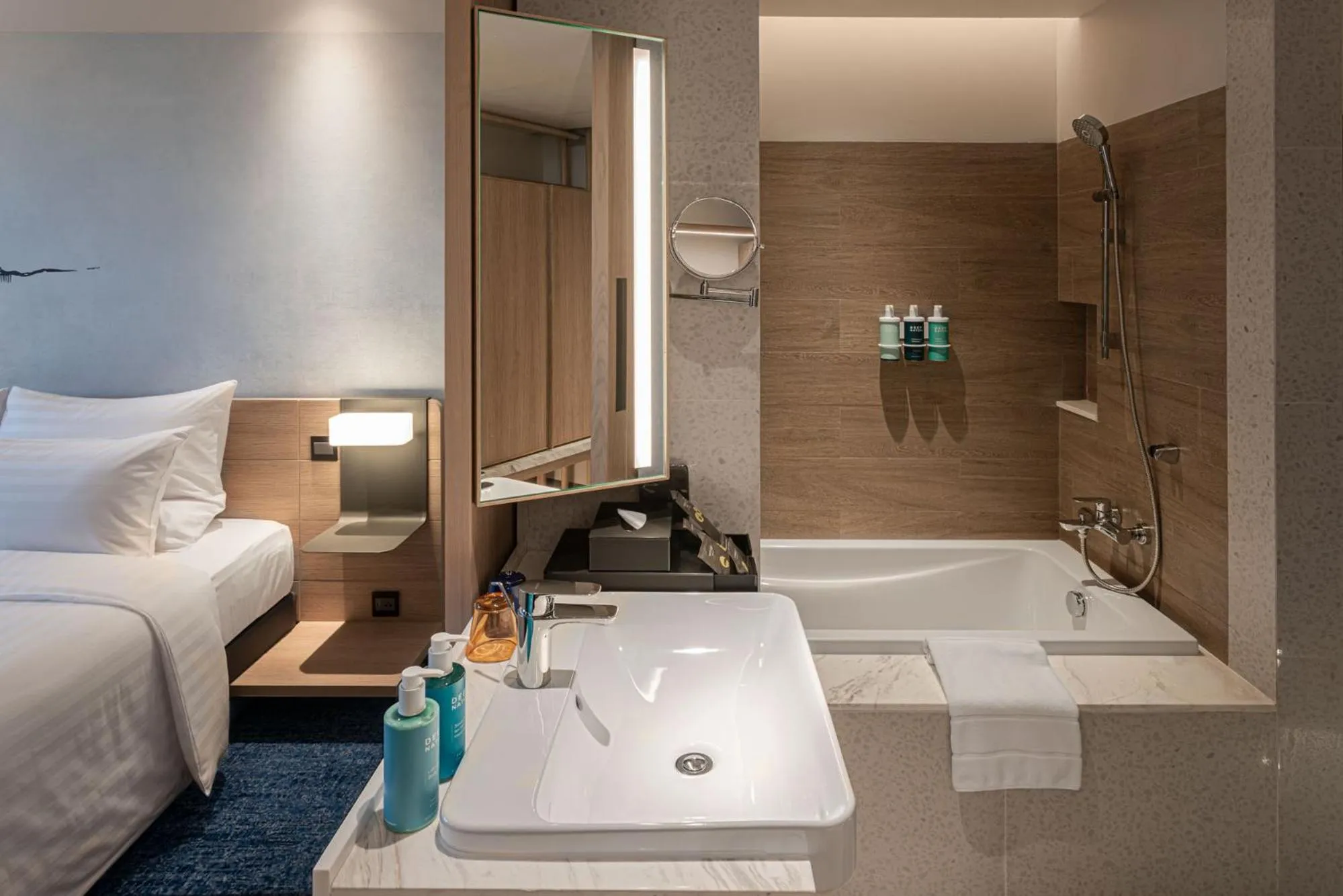 Bathroom, Bed in Novotel Bangkok Future Park Rangsit