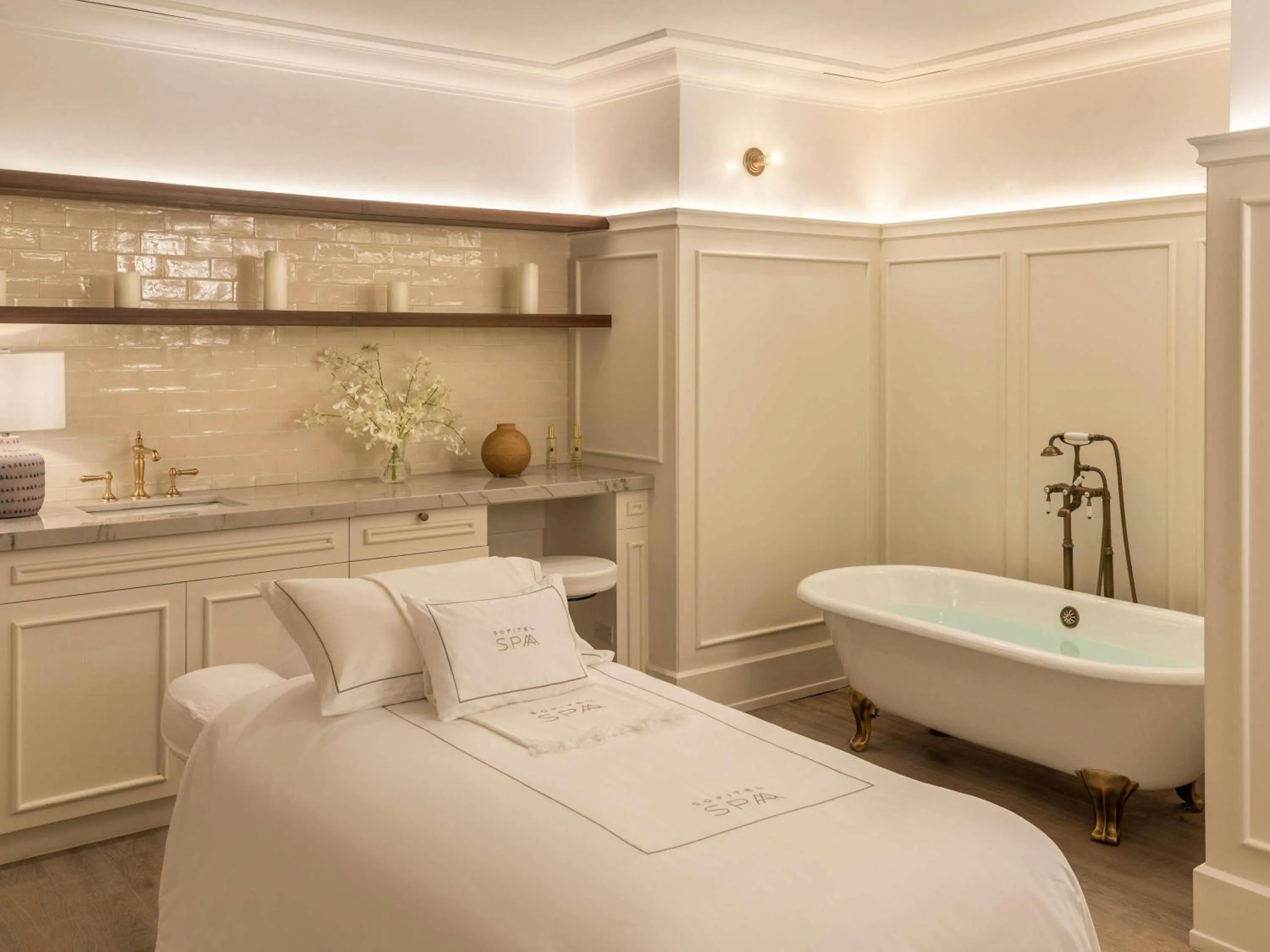 Spa and wellness centre/facilities, Bed in Sofitel Legend Casco Viejo, Panama City