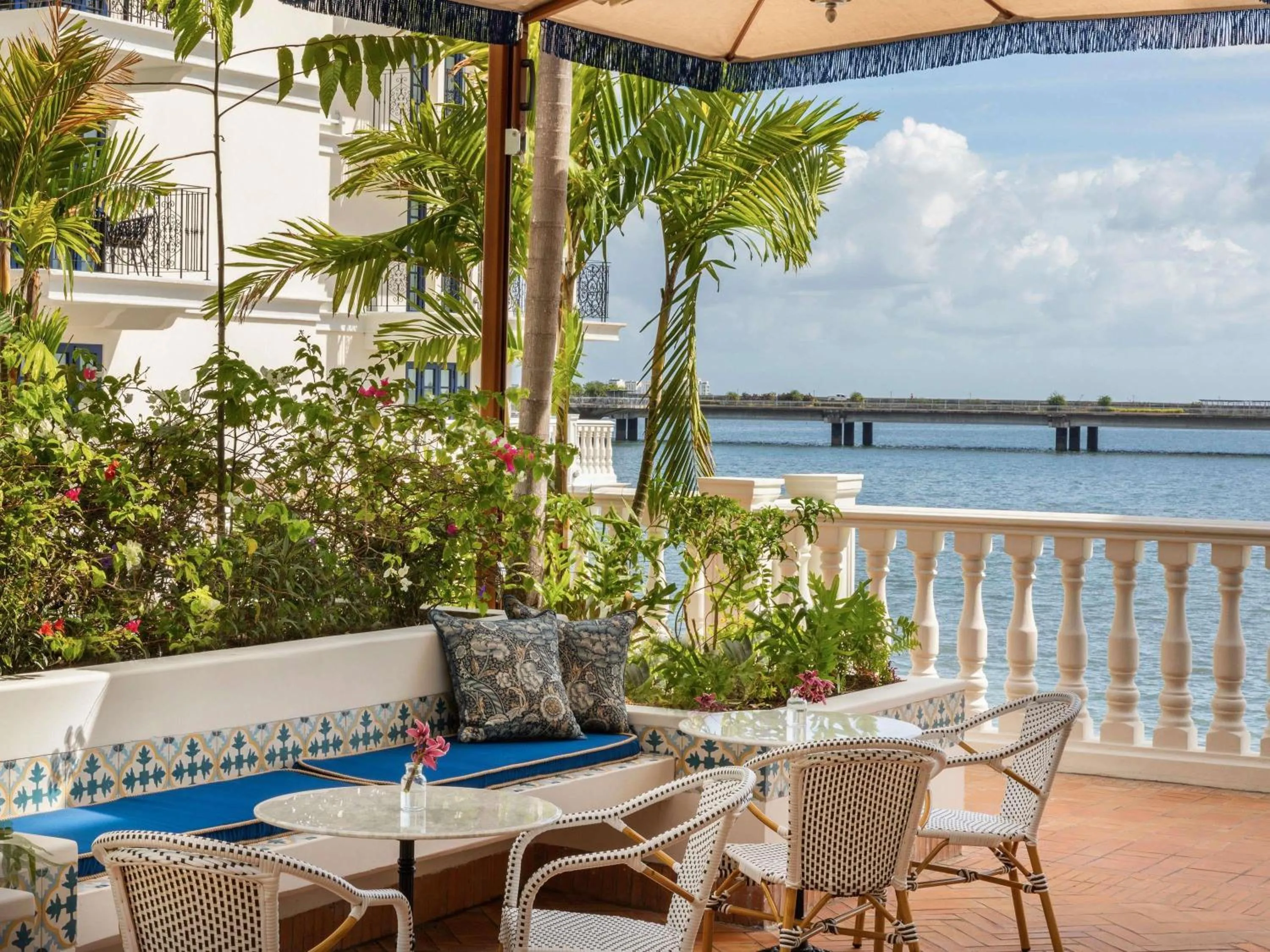 Lounge or bar in Sofitel Legend Casco Viejo, Panama City