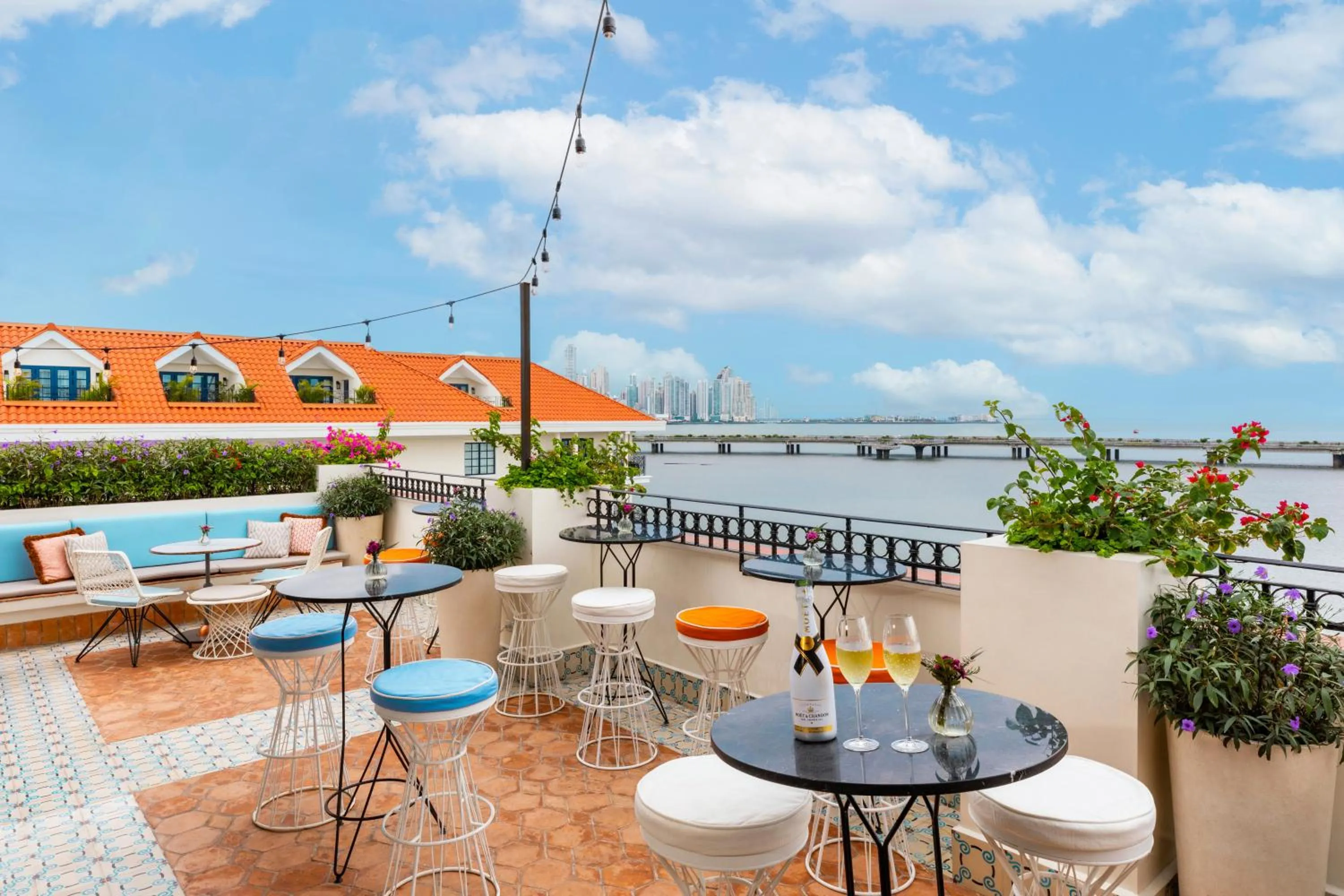 Lounge or bar in Sofitel Legend Casco Viejo, Panama City