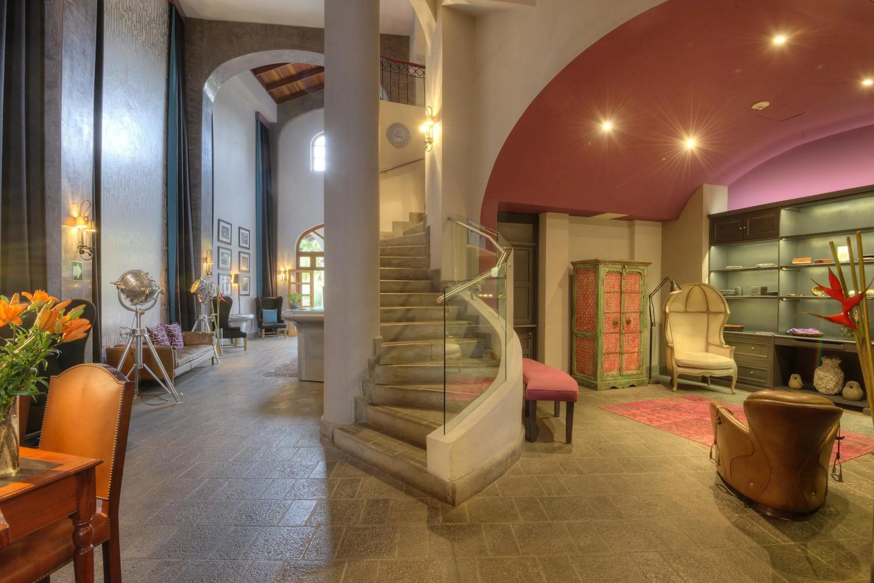 Library in Alta Las Palomas Hotel