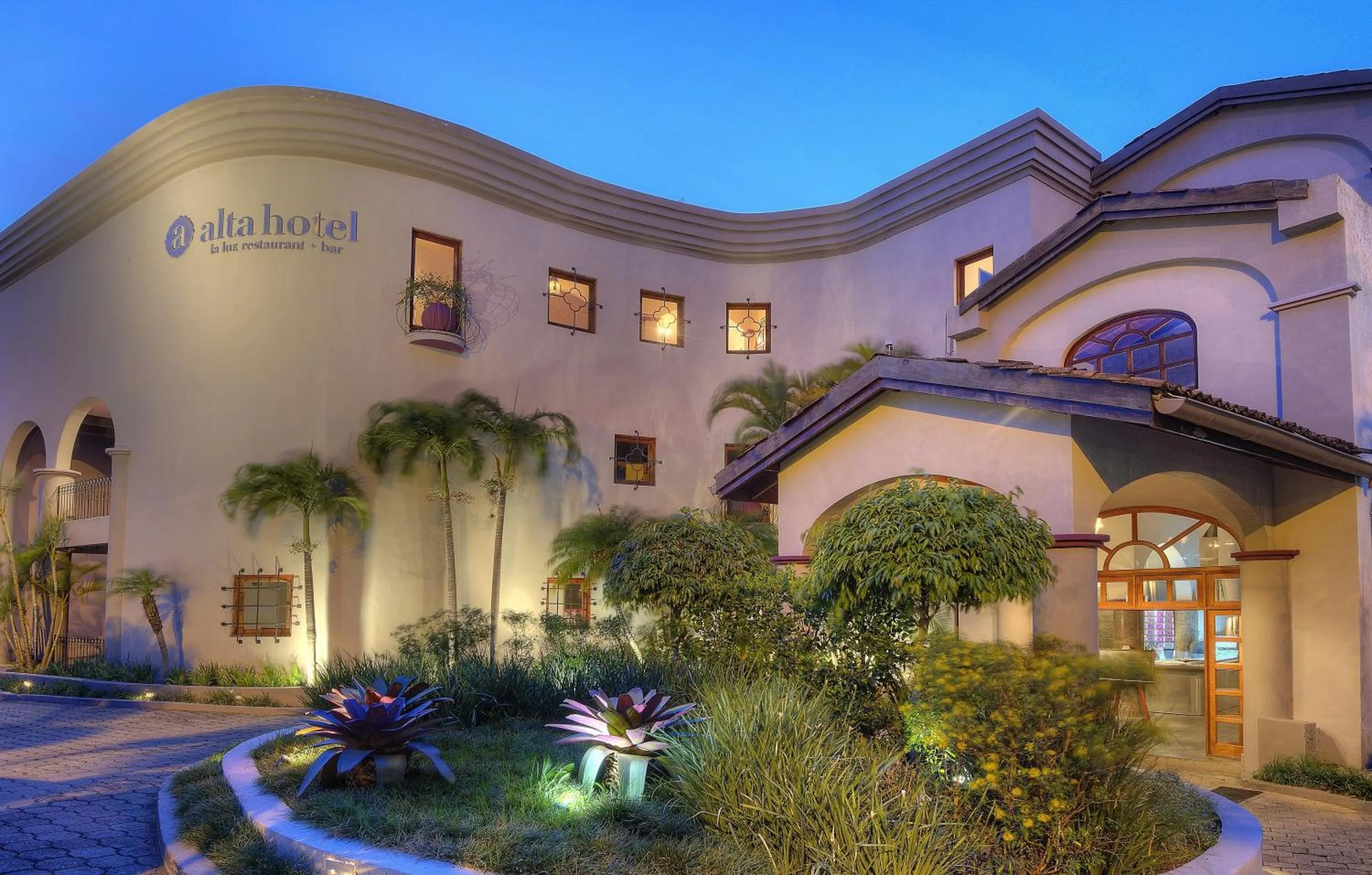 Facade/entrance in Alta Las Palomas Hotel