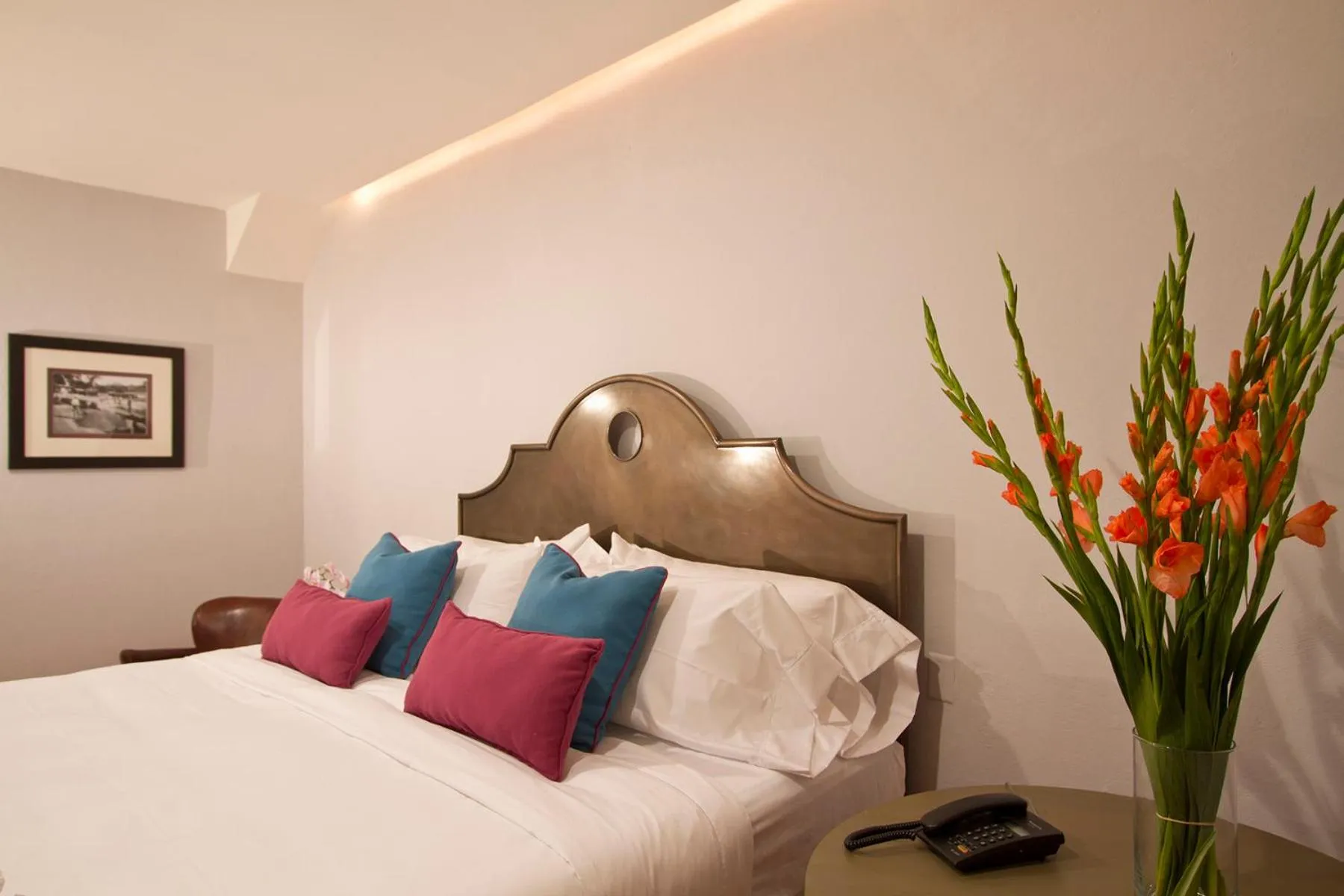 Bed in Alta Las Palomas Hotel