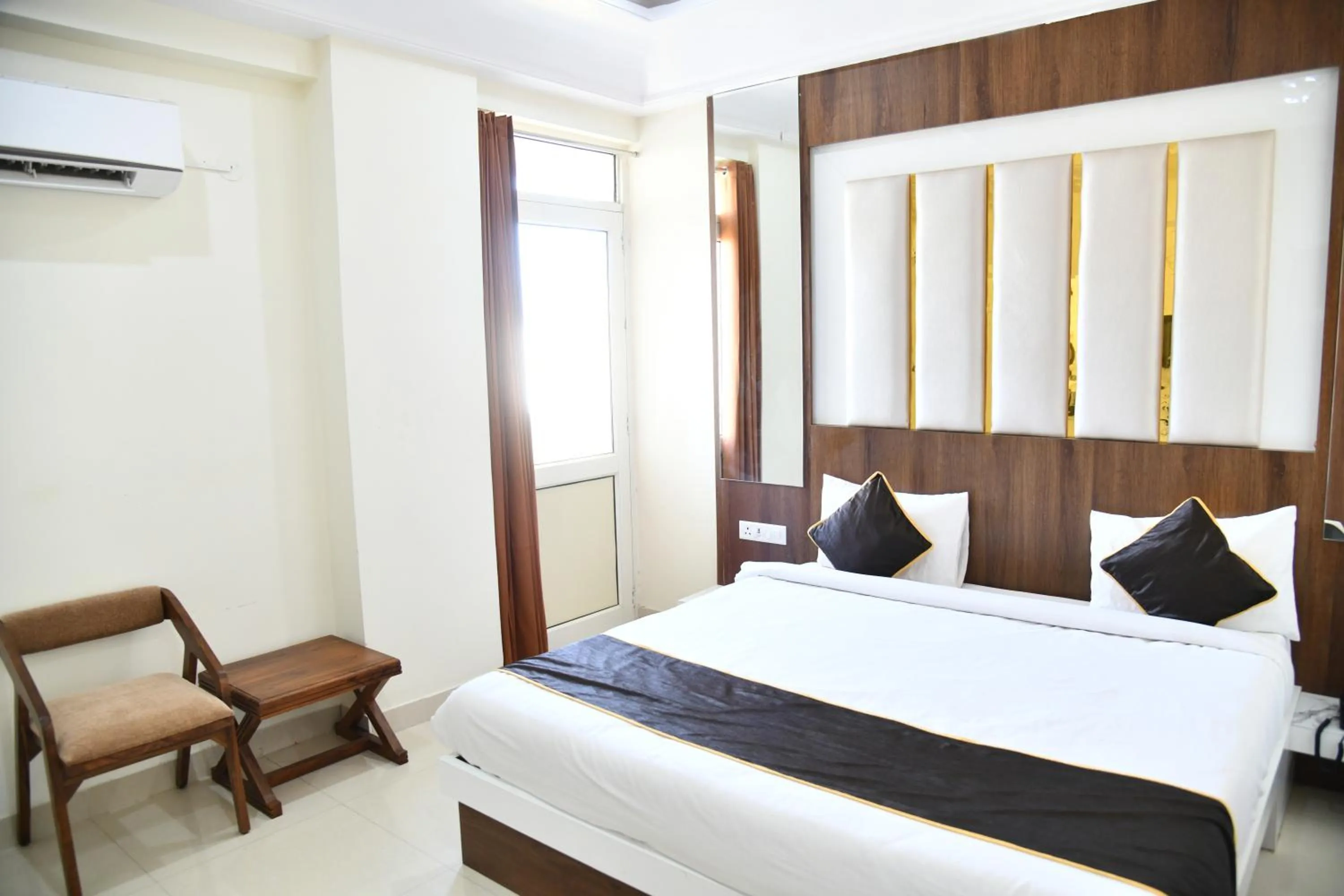 Photo of the whole room in The Knights' Inn