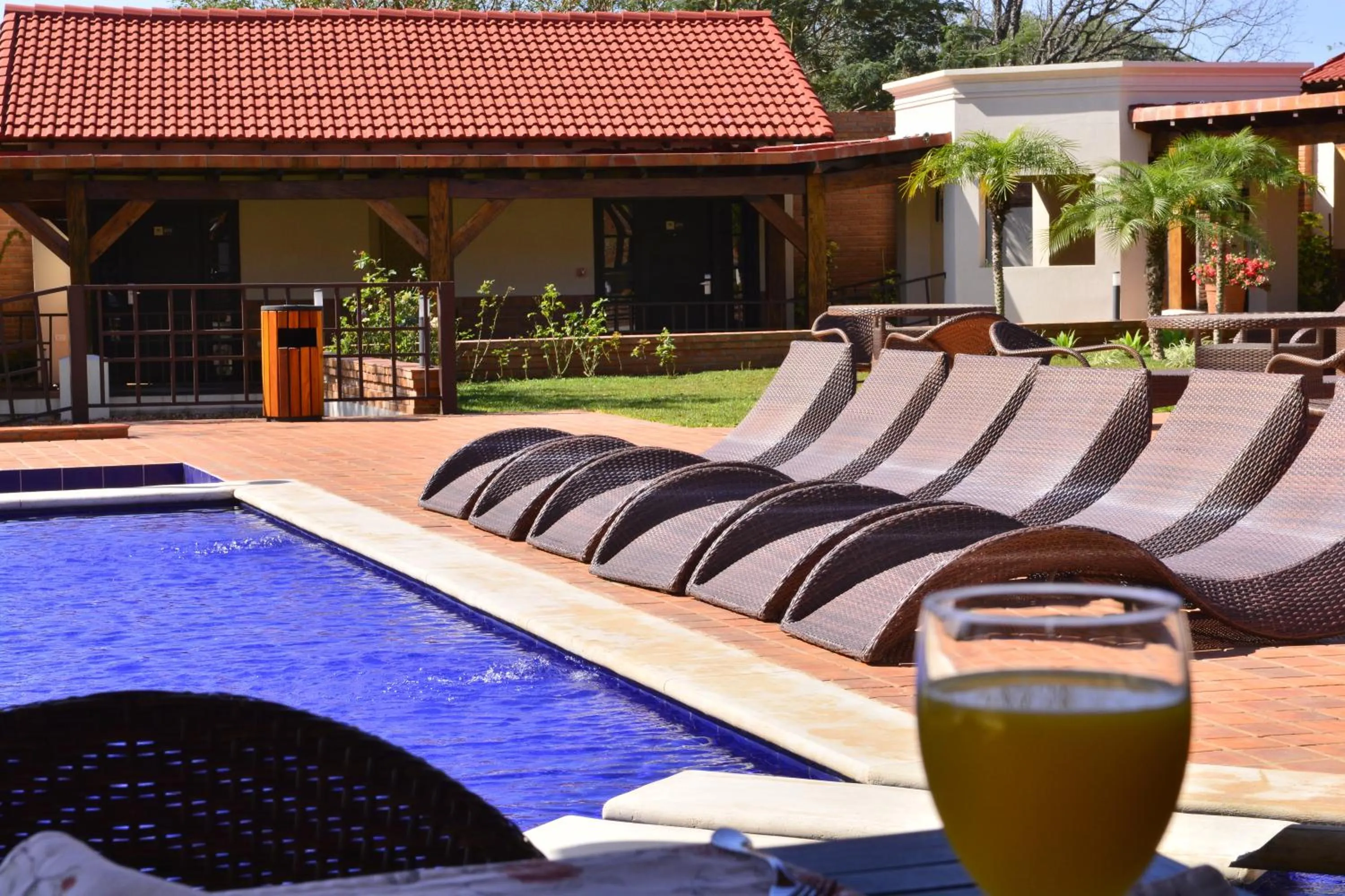 Swimming pool in Alta Gracia Parque Hotel