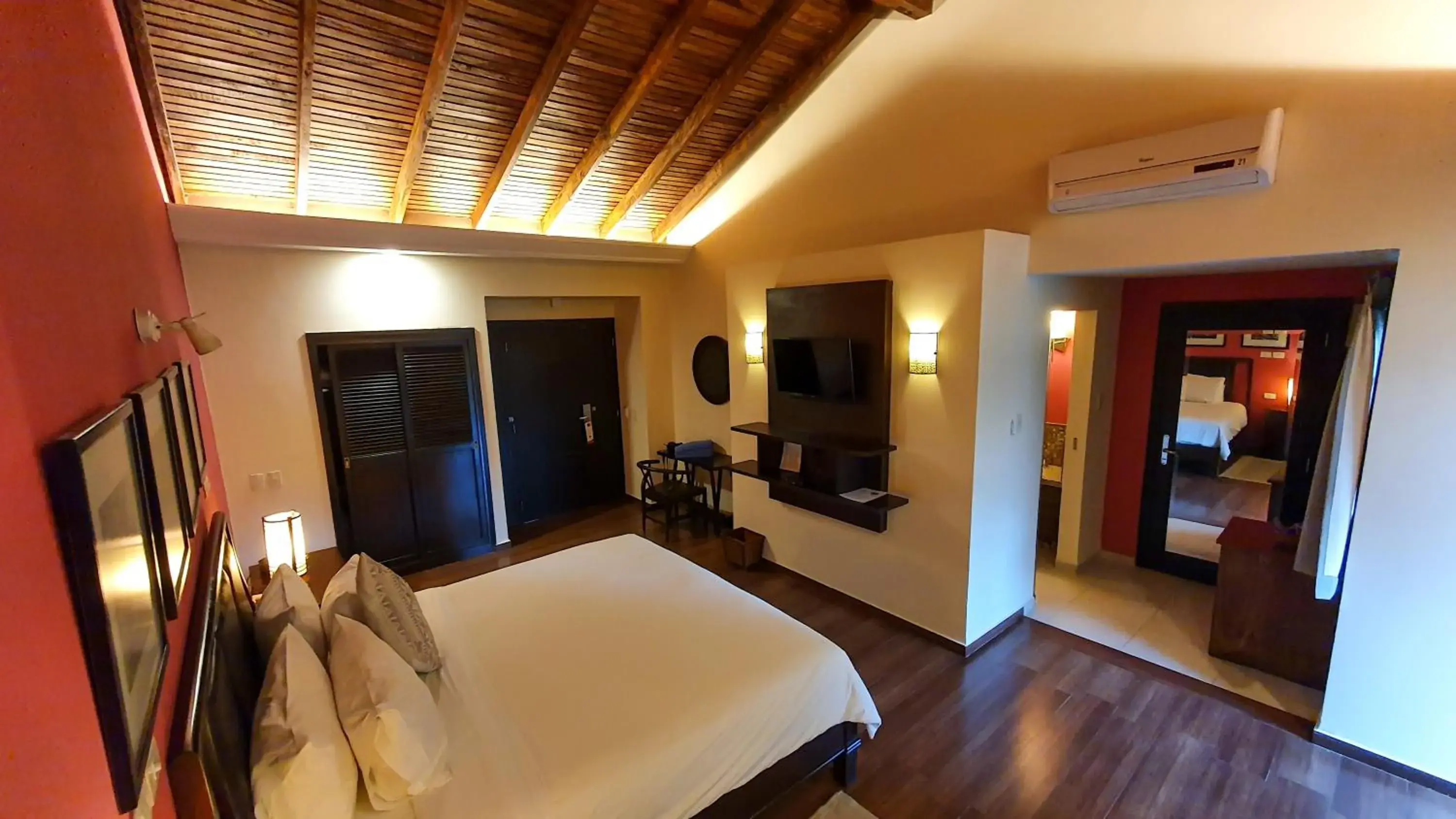 Queen Room with Balcony in Alta Gracia Parque Hotel Queen Room with Balcony in Alta Gracia Parque Hotel