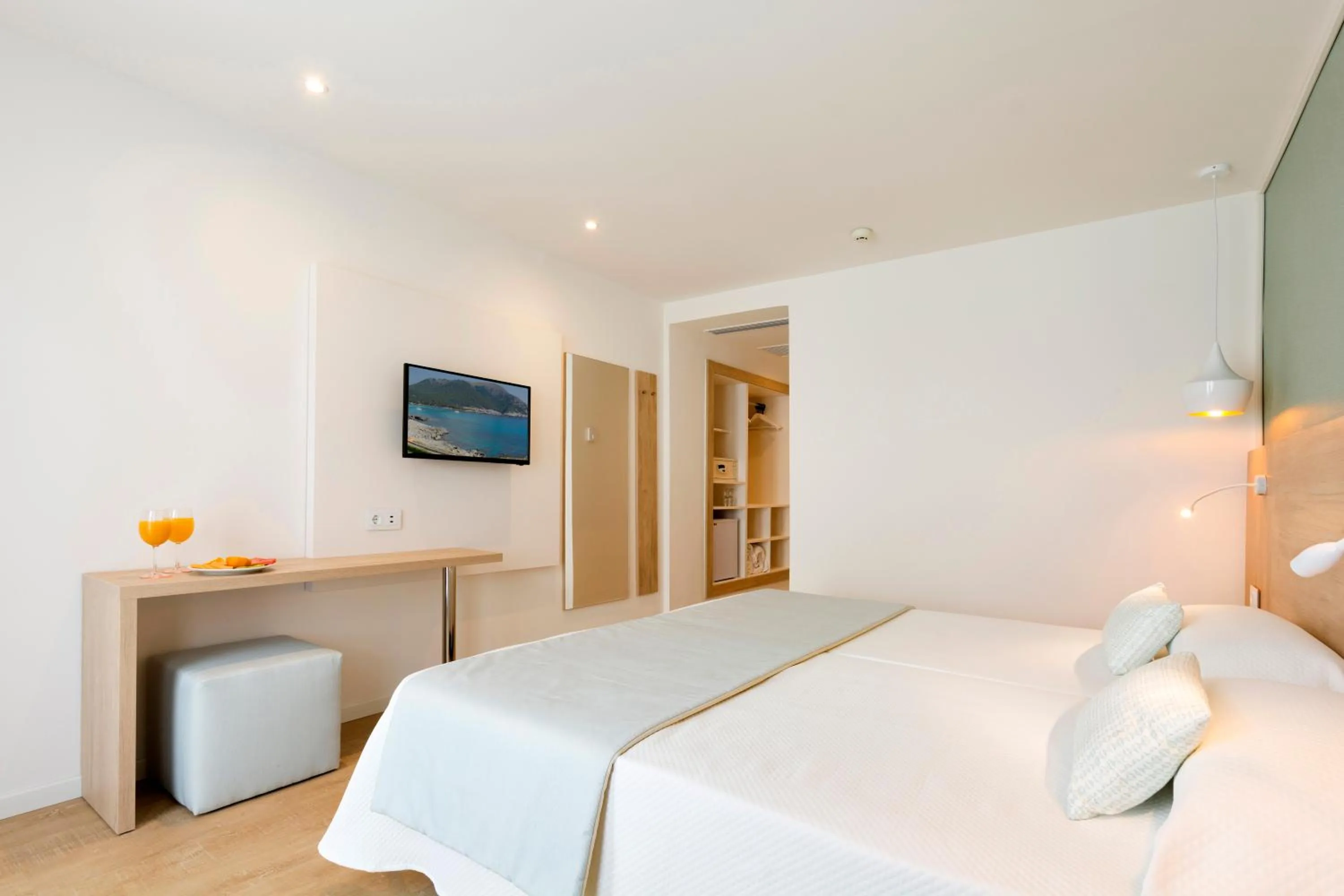 Bedroom, Bed in HSM Regana - Adults Only