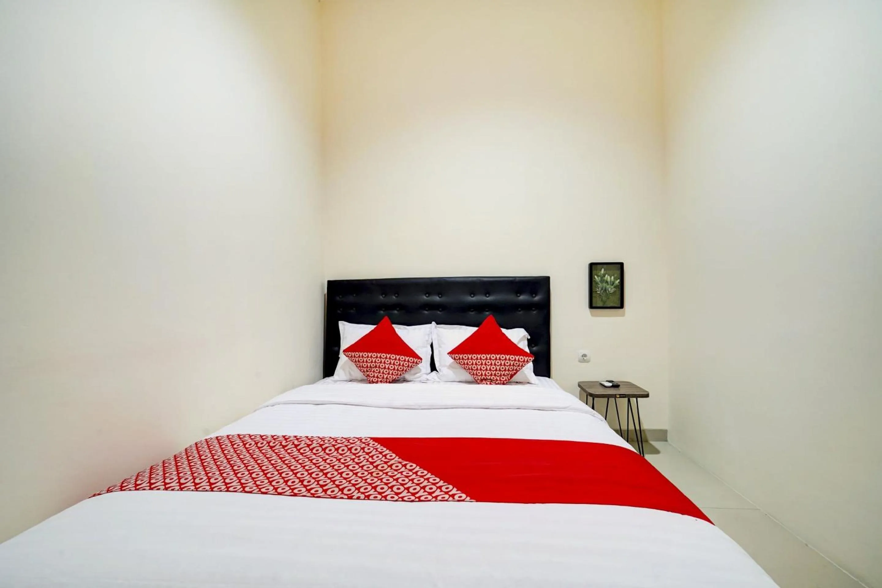 Bedroom, Bed in Hotel O River inn Malioboro
