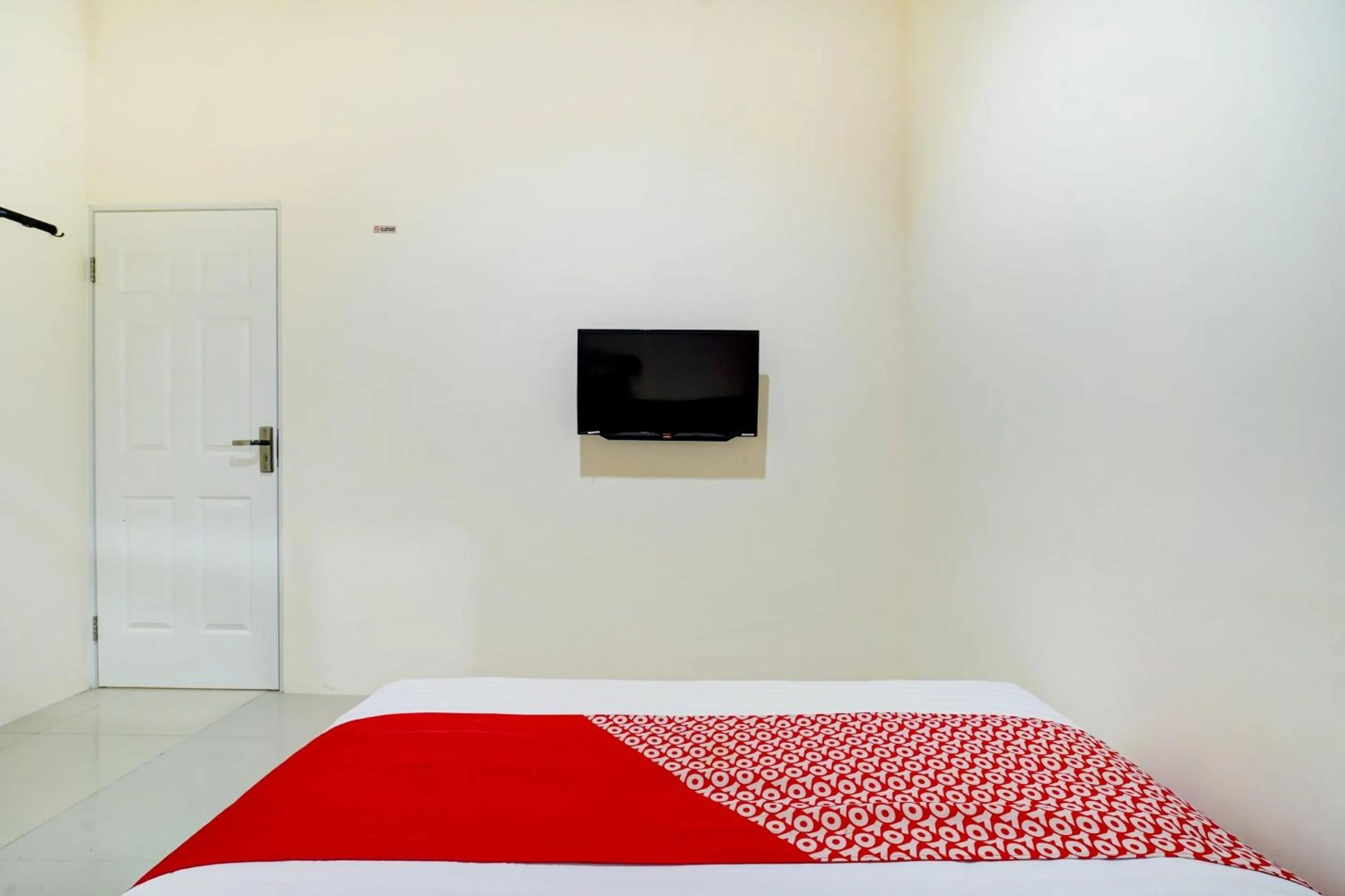 Bedroom, Bed in Hotel O River inn Malioboro