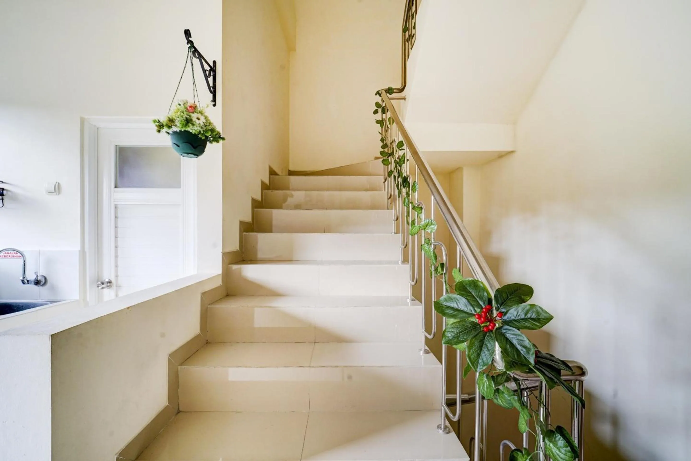 Lobby or reception in Hotel O River inn Malioboro