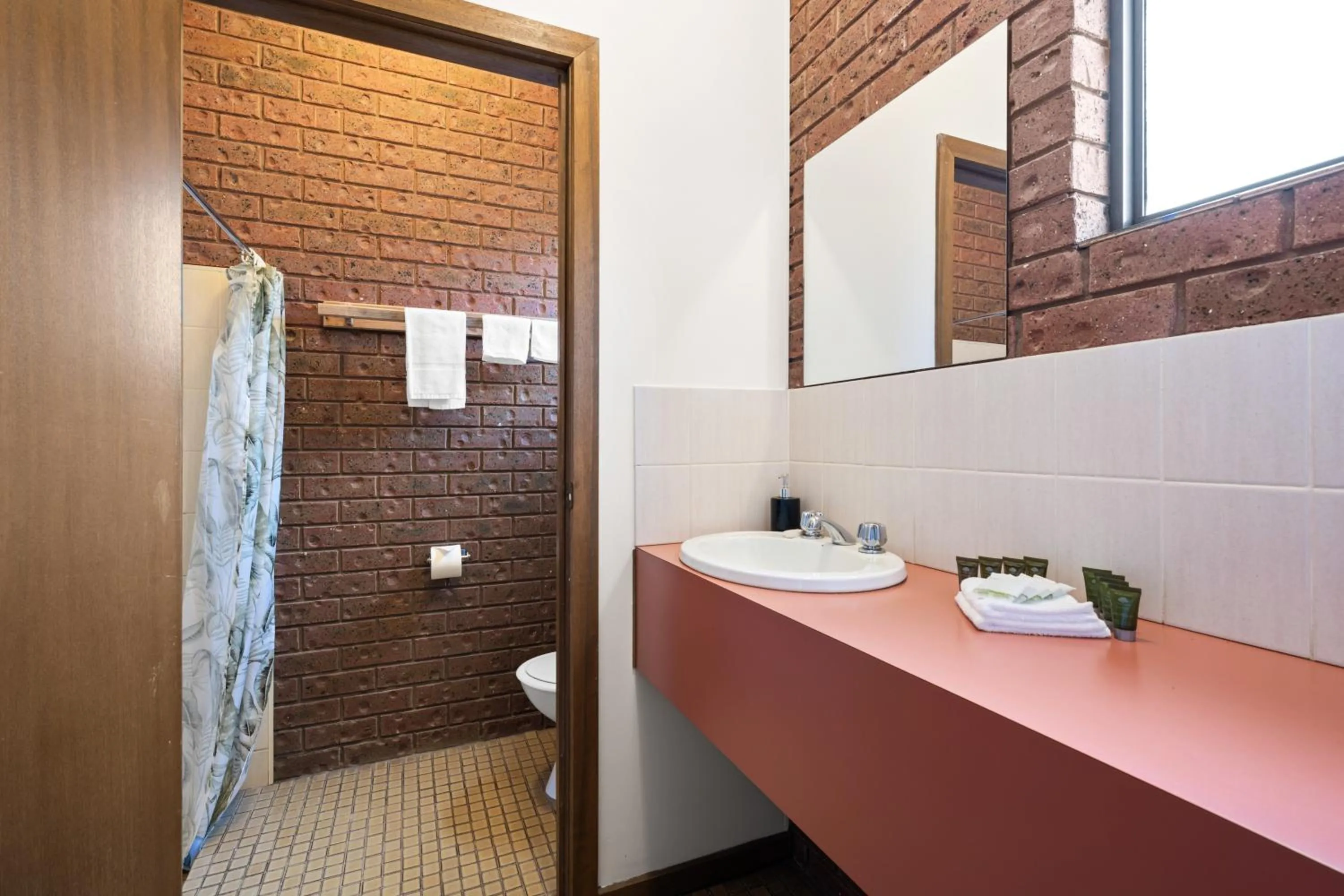 Bathroom in The Harrietville Snowline Hotel