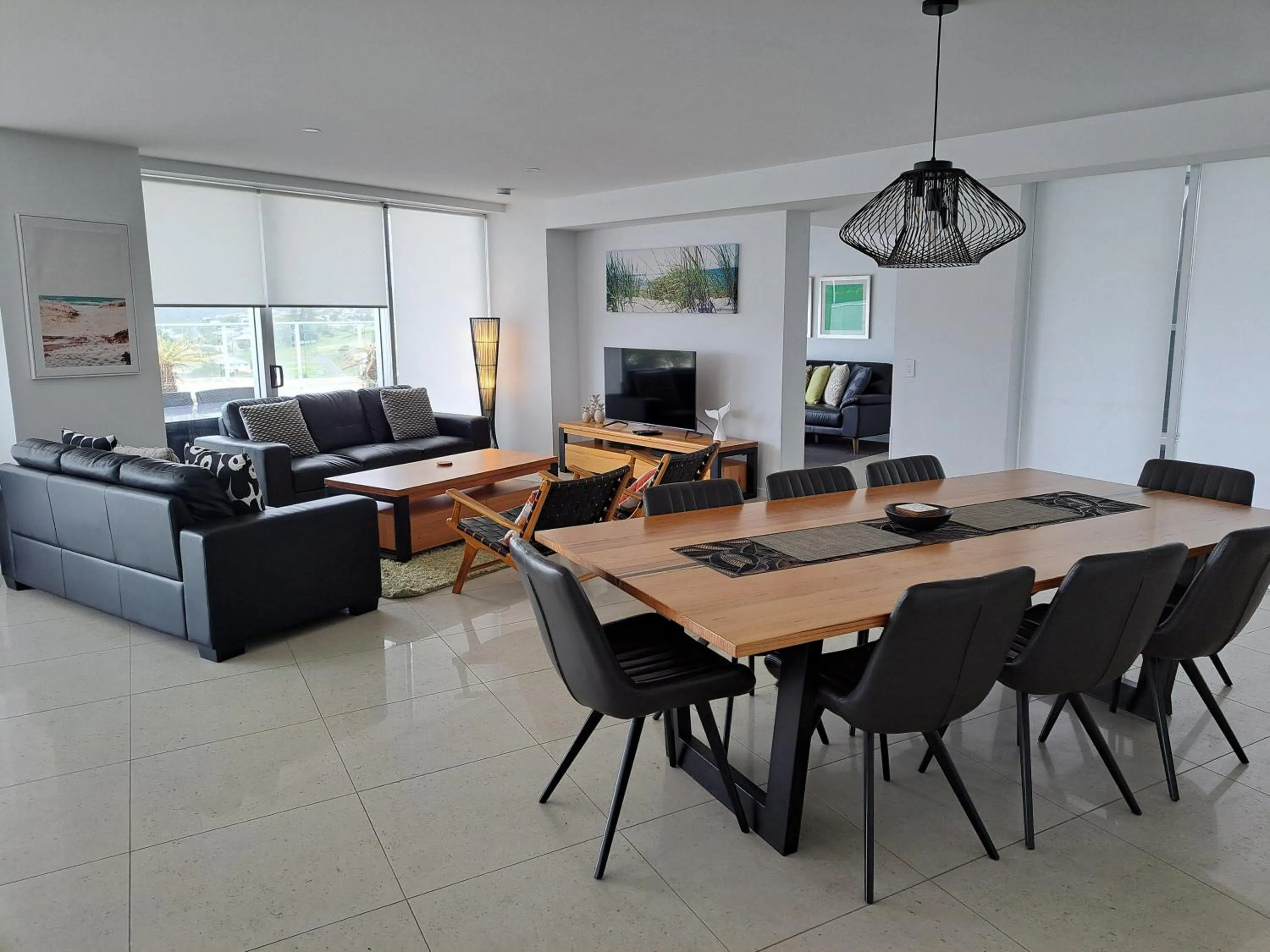 Dining area in Oshen Holiday Apartments Yeppoon